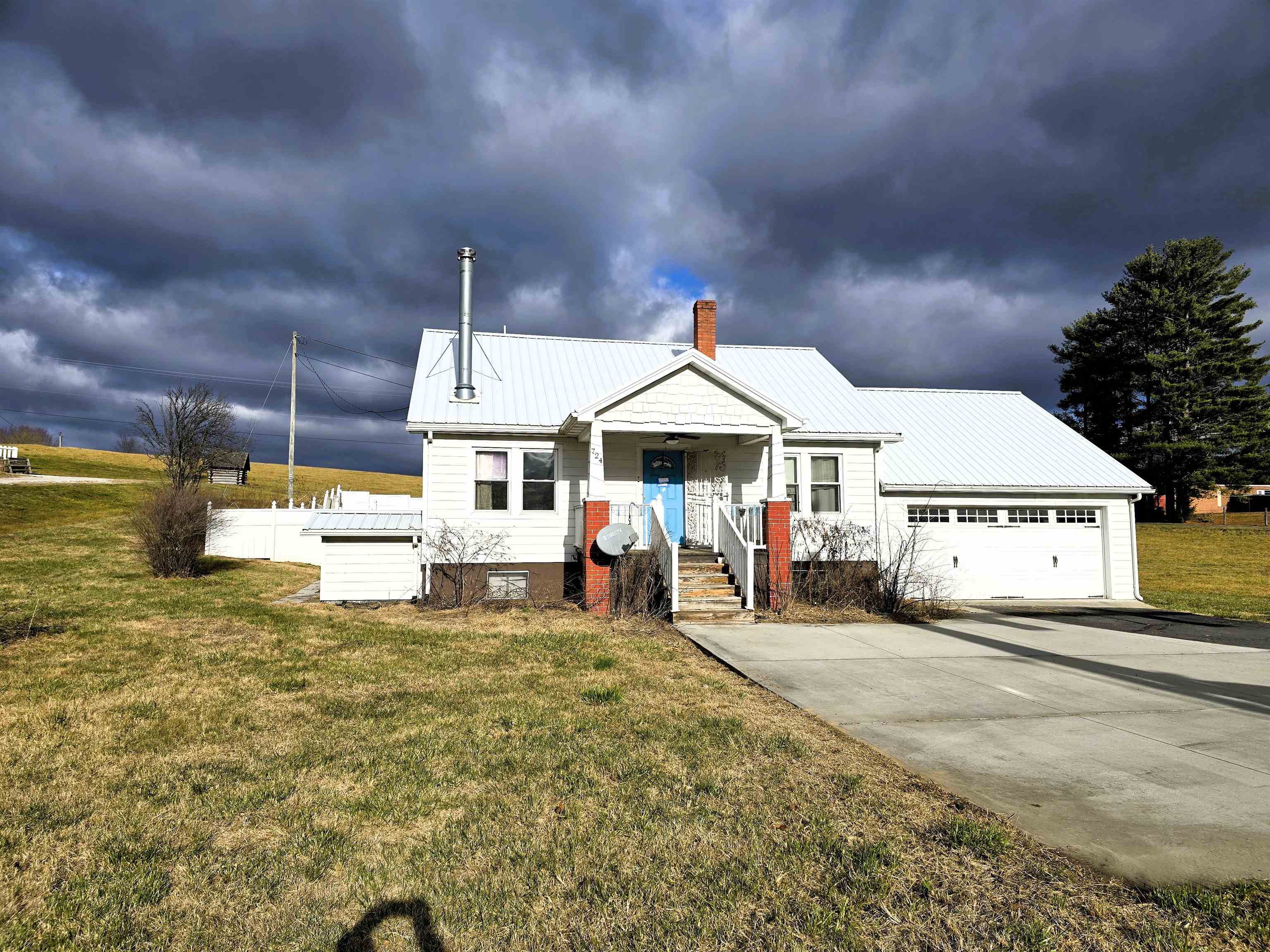 724 Fort Chiswell Road Max Meadows VA 24360