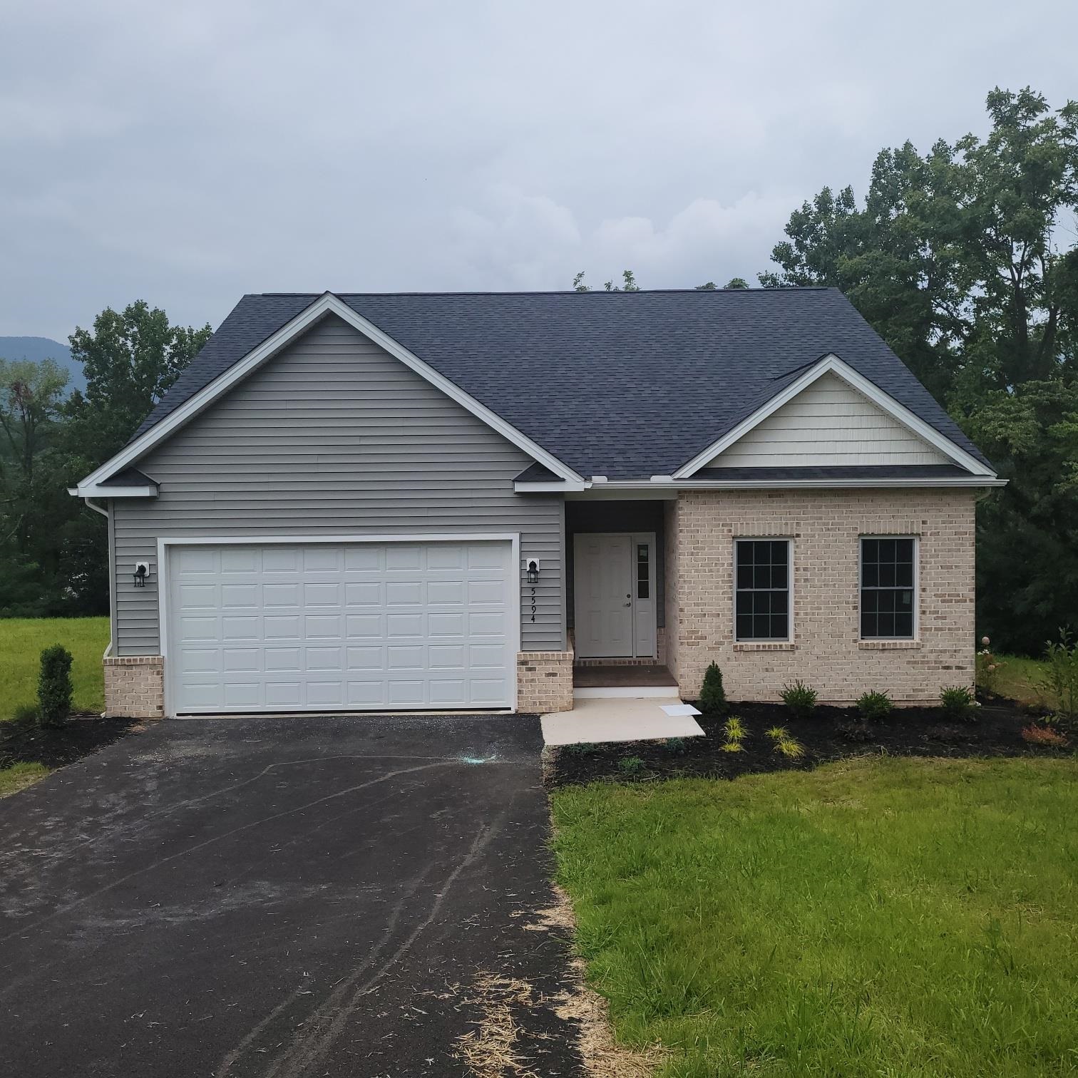 5594 Old Grove Lane Salem VA 24153