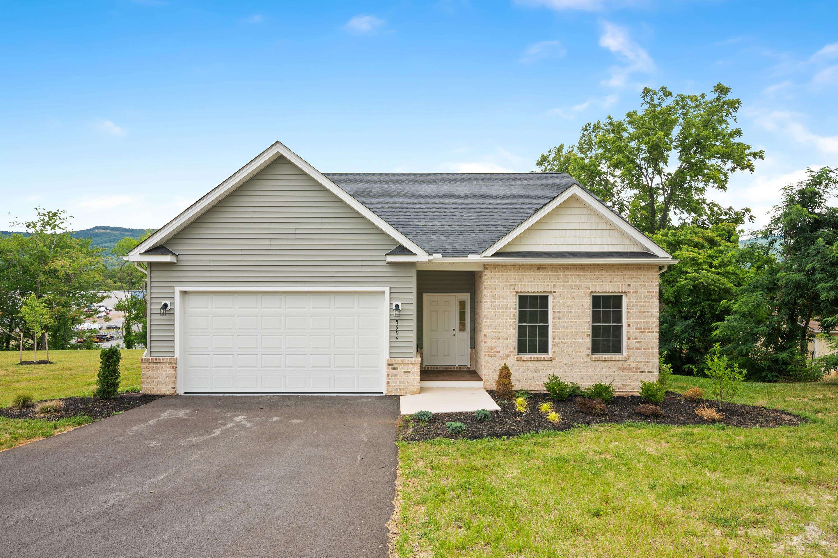 5594 Old Grove Lane Salem VA 24153