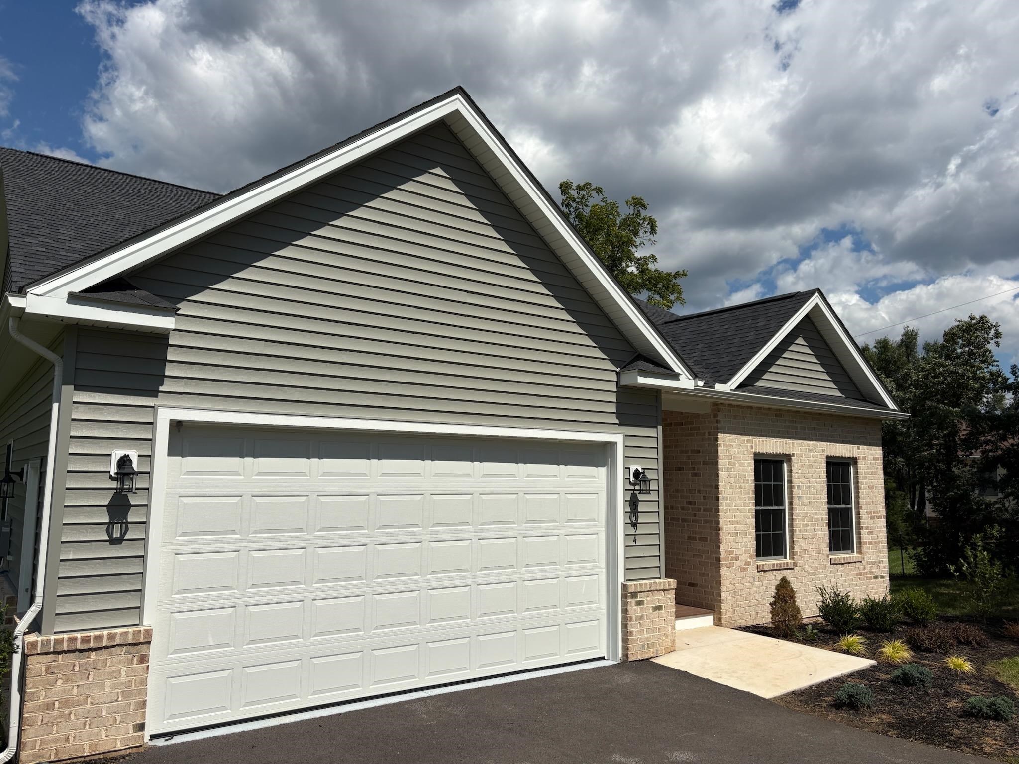 5594 Old Grove Lane Salem VA 24153