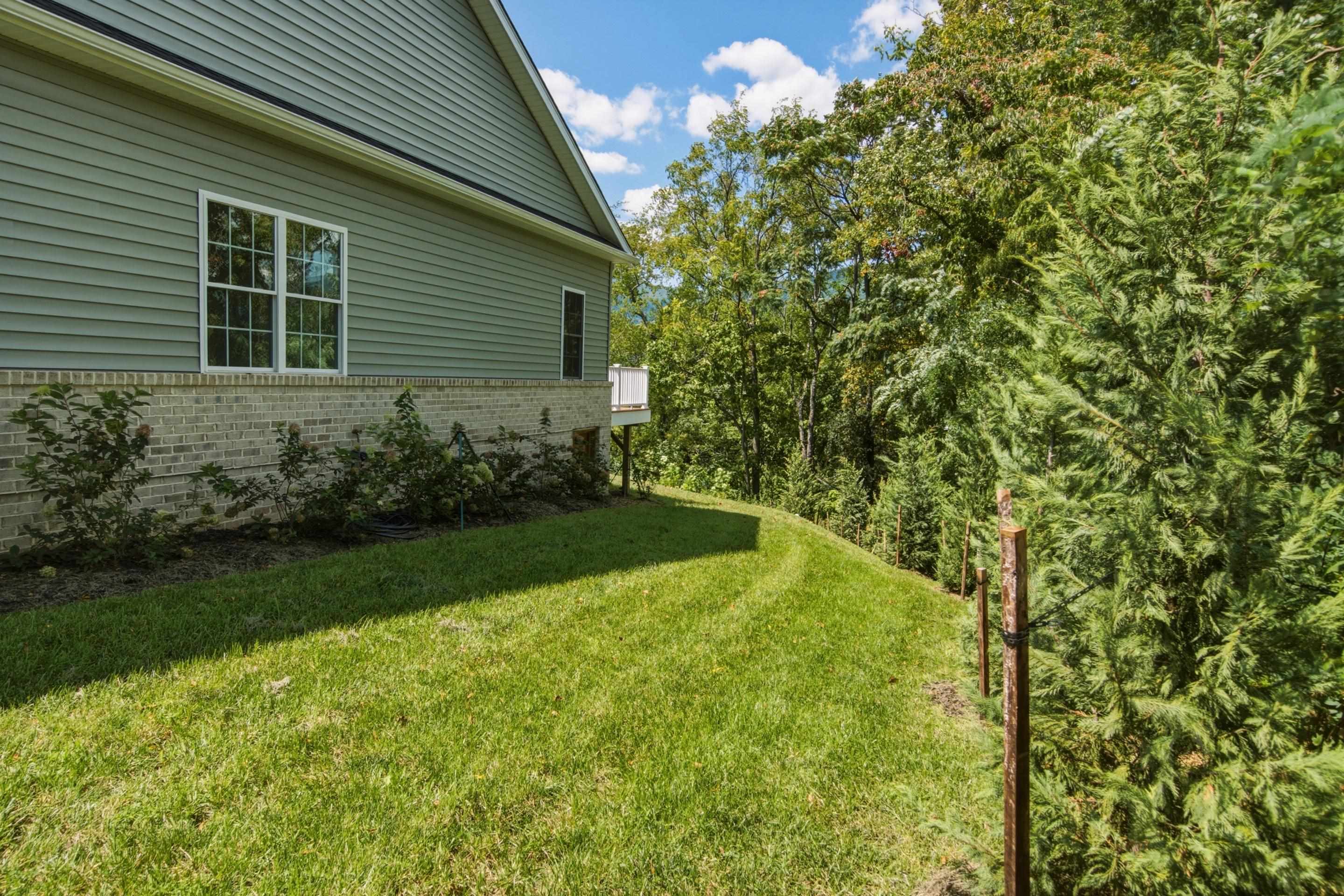 5594 Old Grove Lane Salem VA 24153