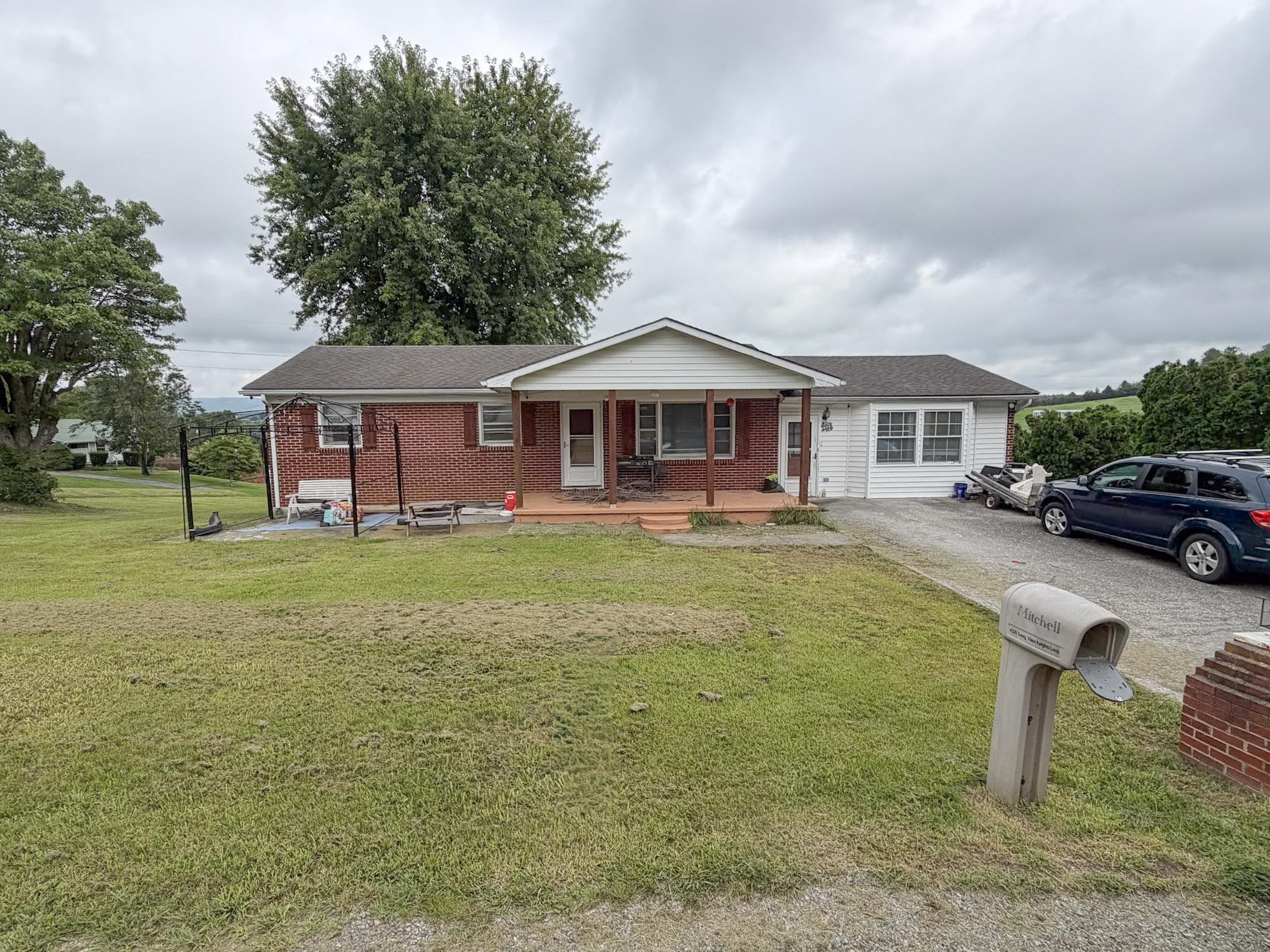 4326 Sunny View Heights Loop Pulaski VA 24301