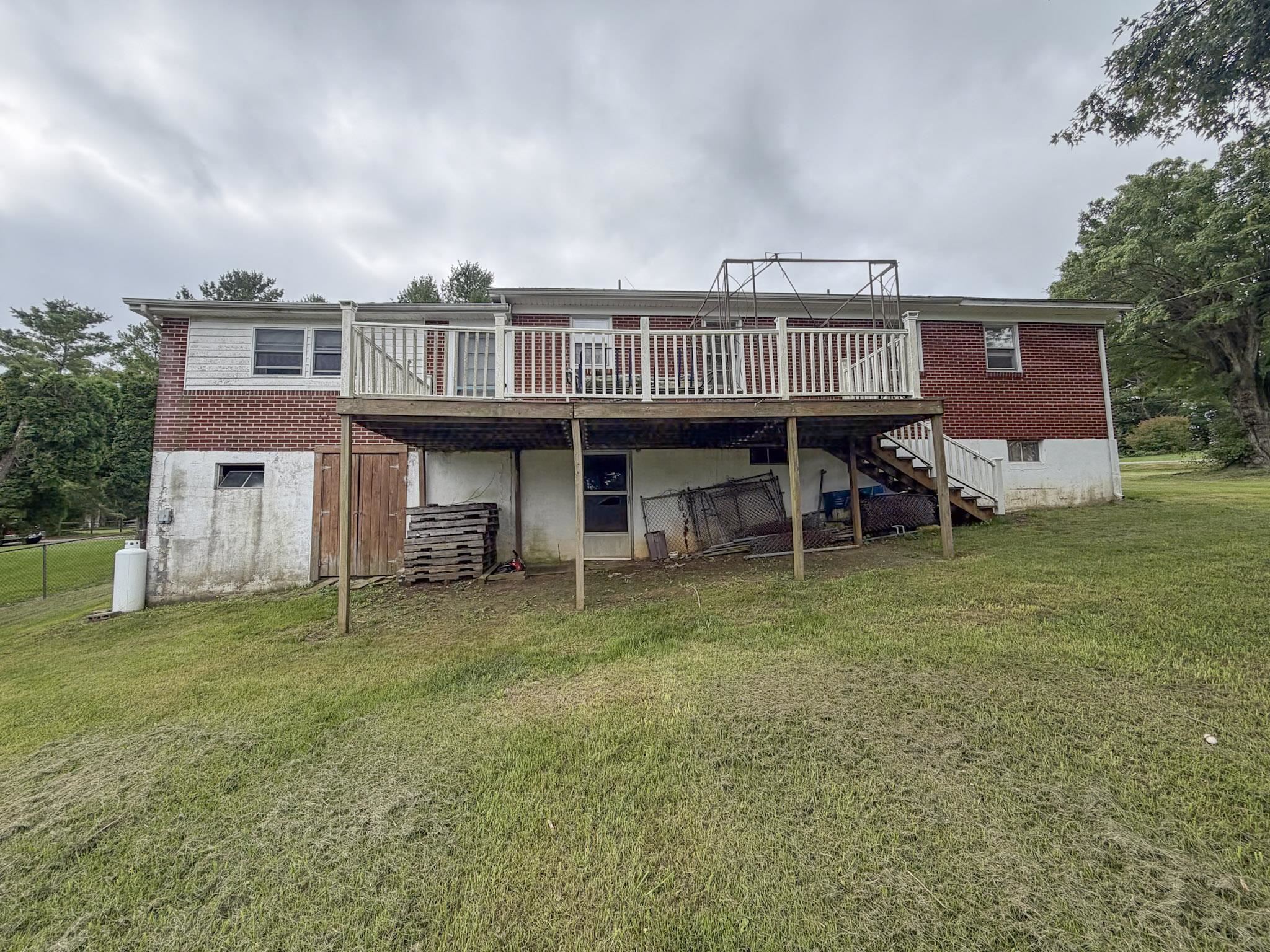 4326 Sunny View Heights Loop Pulaski VA 24301