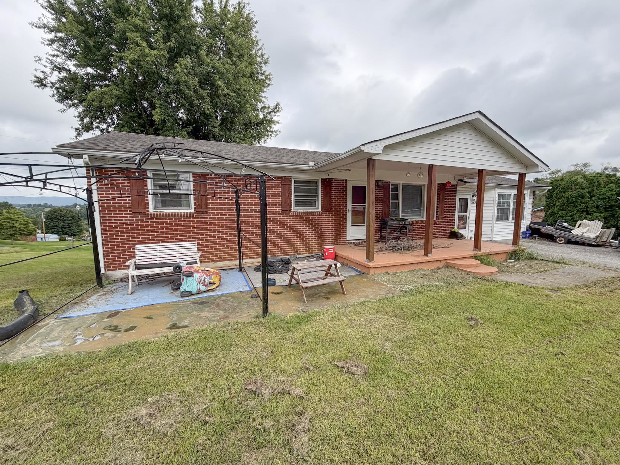 4326 Sunny View Heights Loop Pulaski VA 24301