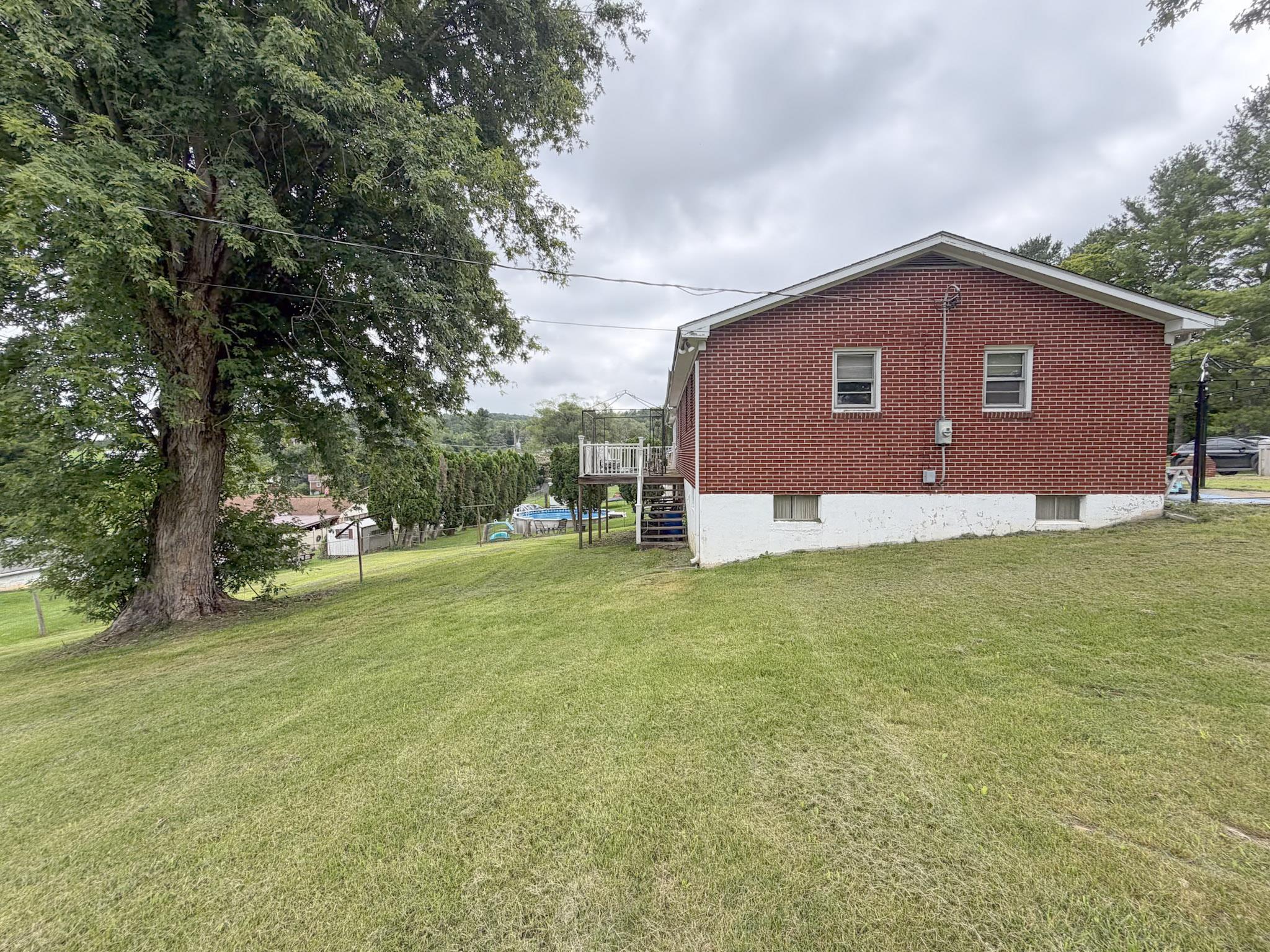 4326 Sunny View Heights Loop Pulaski VA 24301