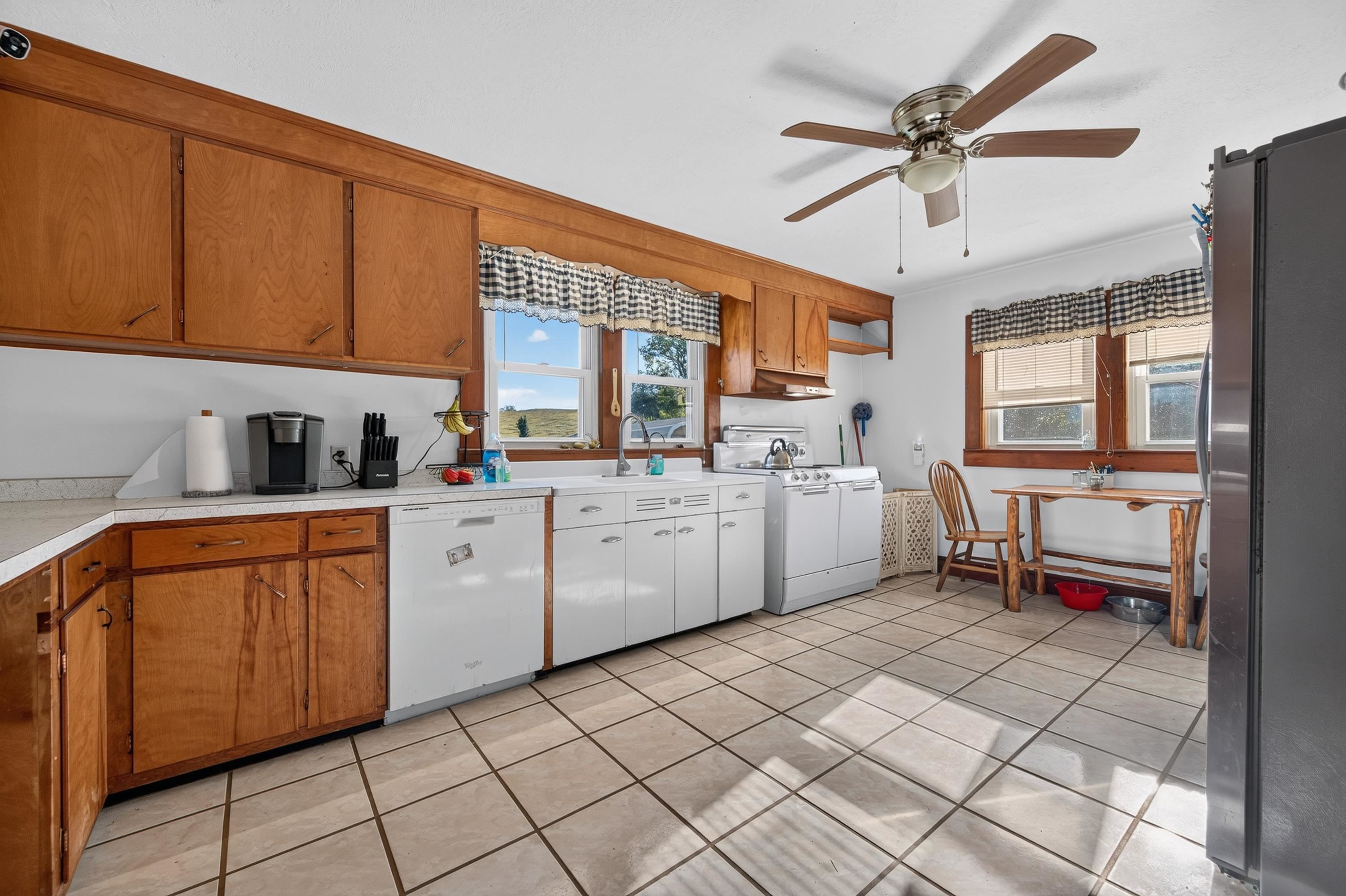 8557 Spring Valley Road Fries VA 24330