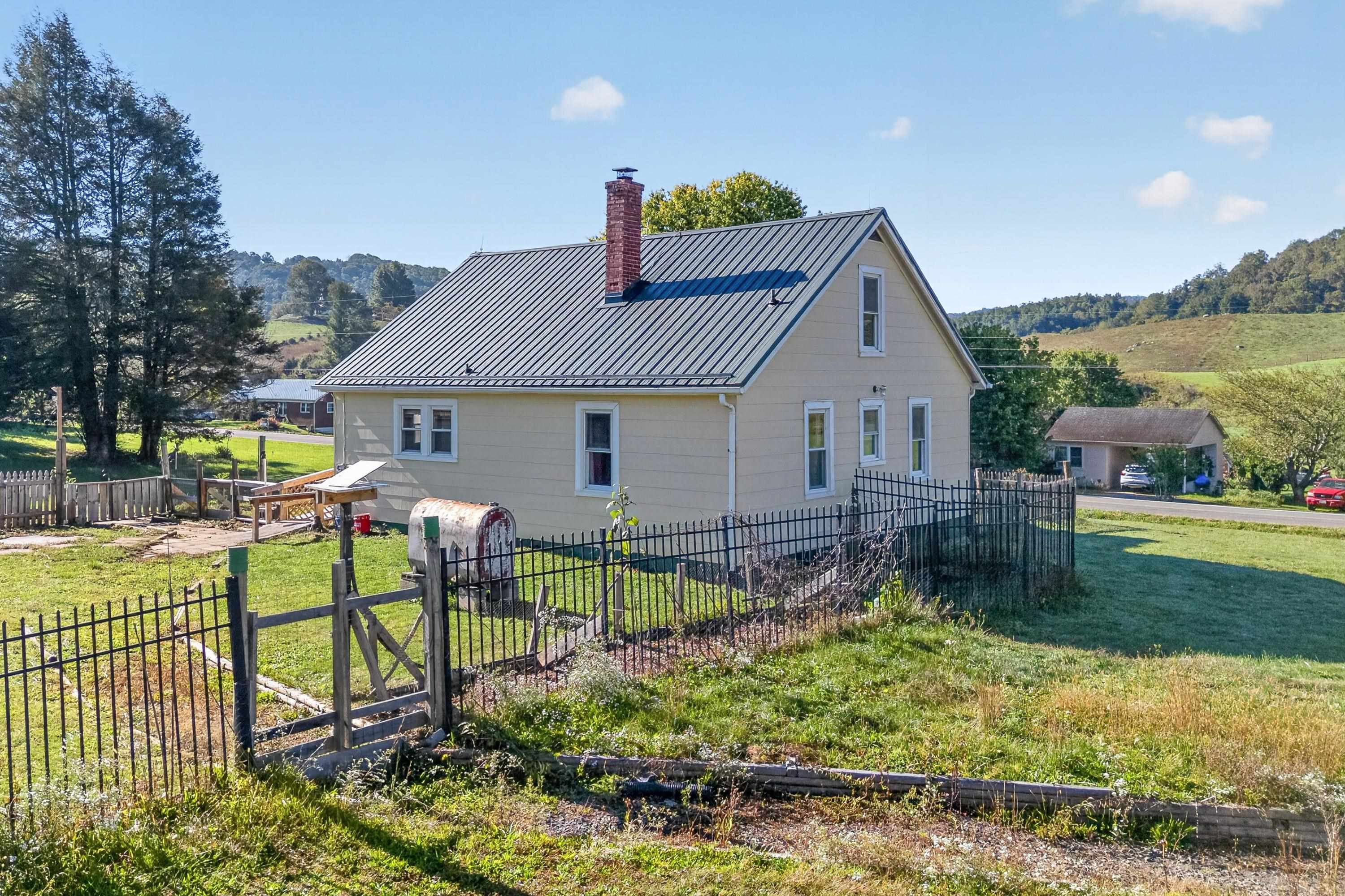 8557 Spring Valley Road Fries VA 24330
