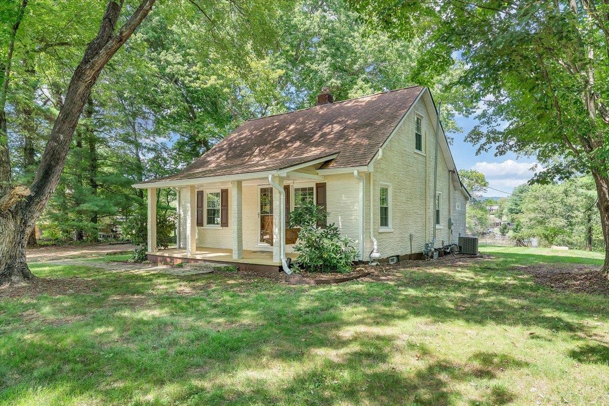 Blacksburg VA, 1209 Bishop Road