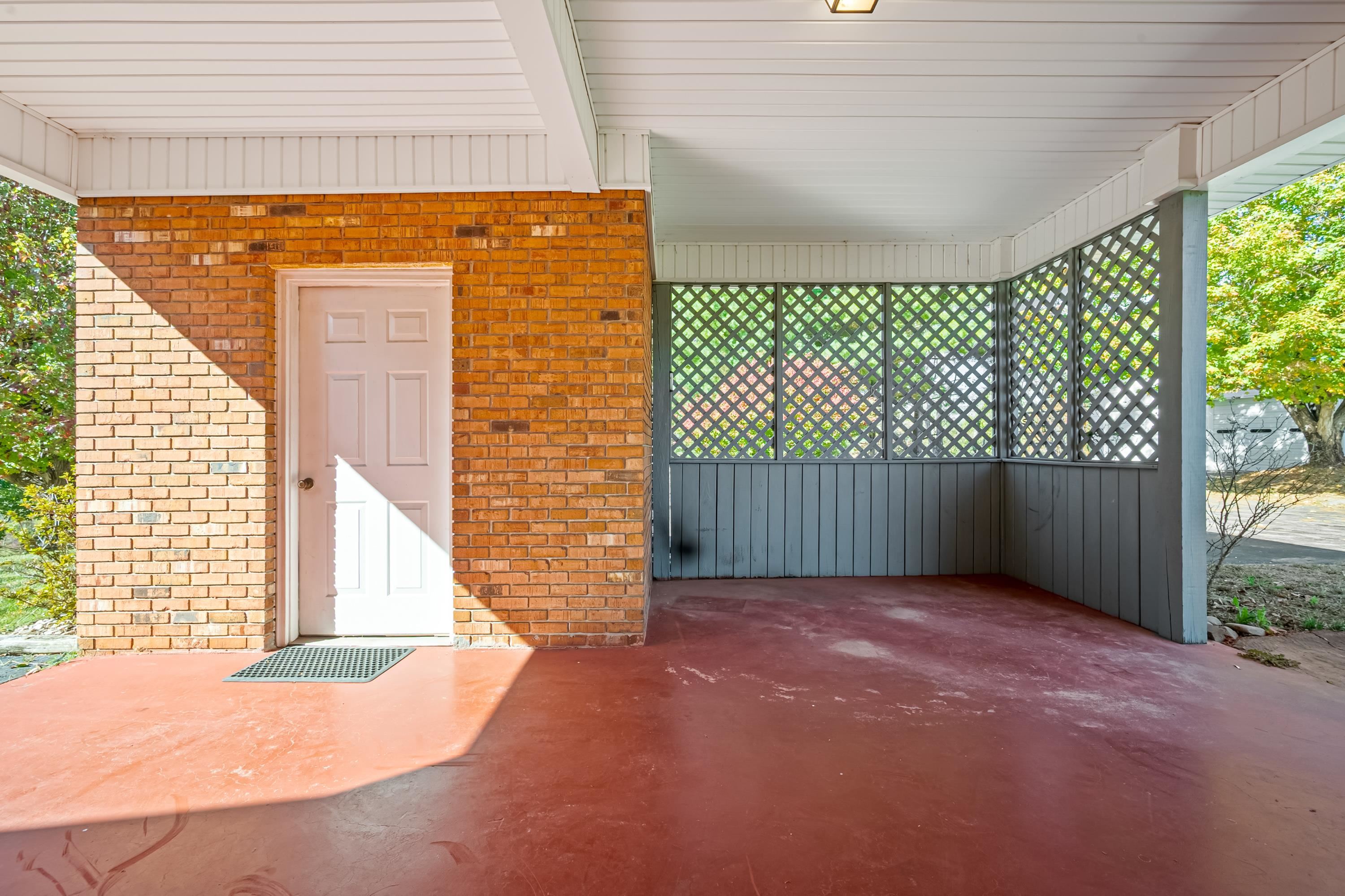 207 Broad Hollow Road Pearisburg VA 24134