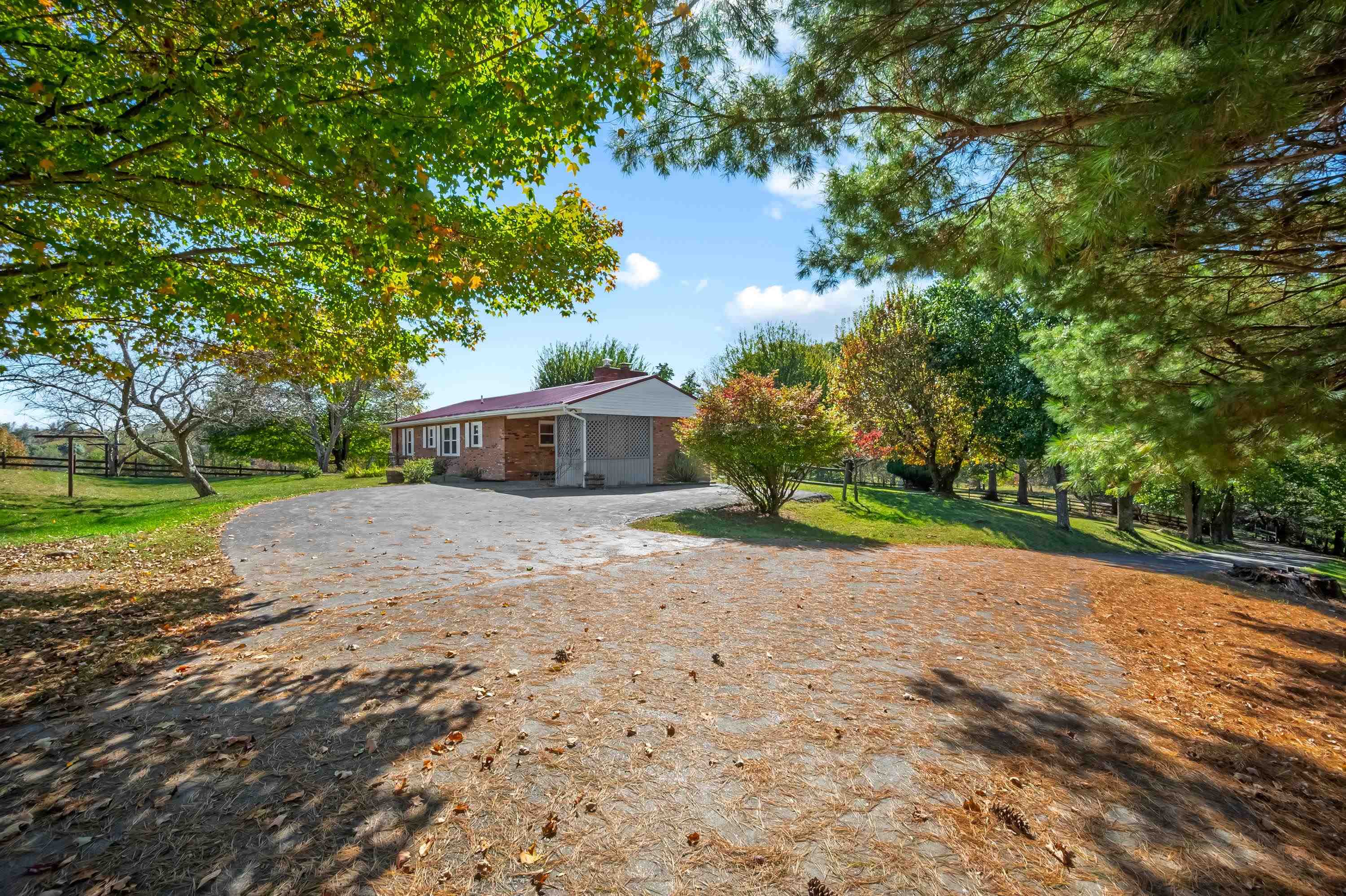 207 Broad Hollow Road Pearisburg VA 24134