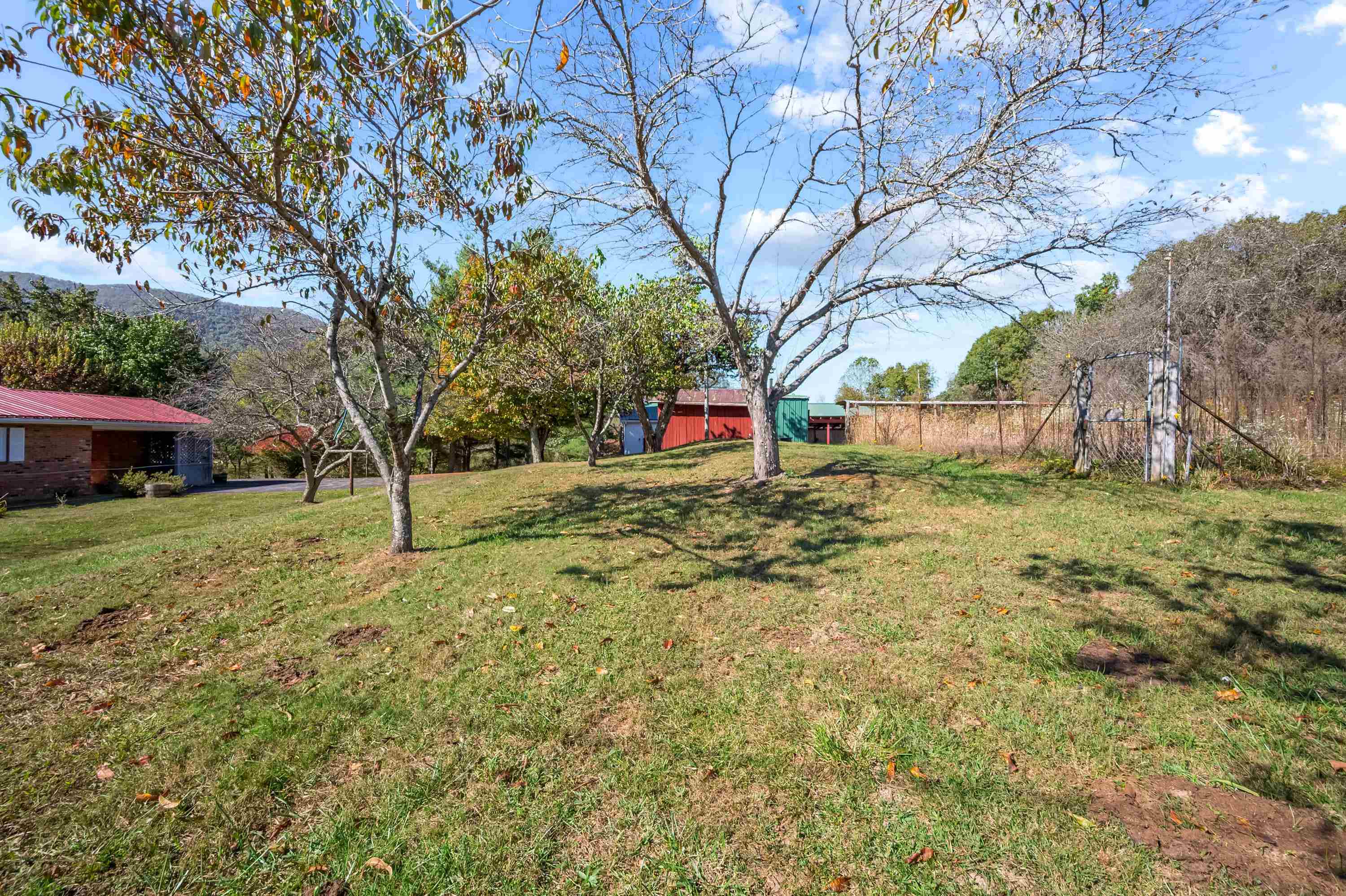 207 Broad Hollow Road Pearisburg VA 24134