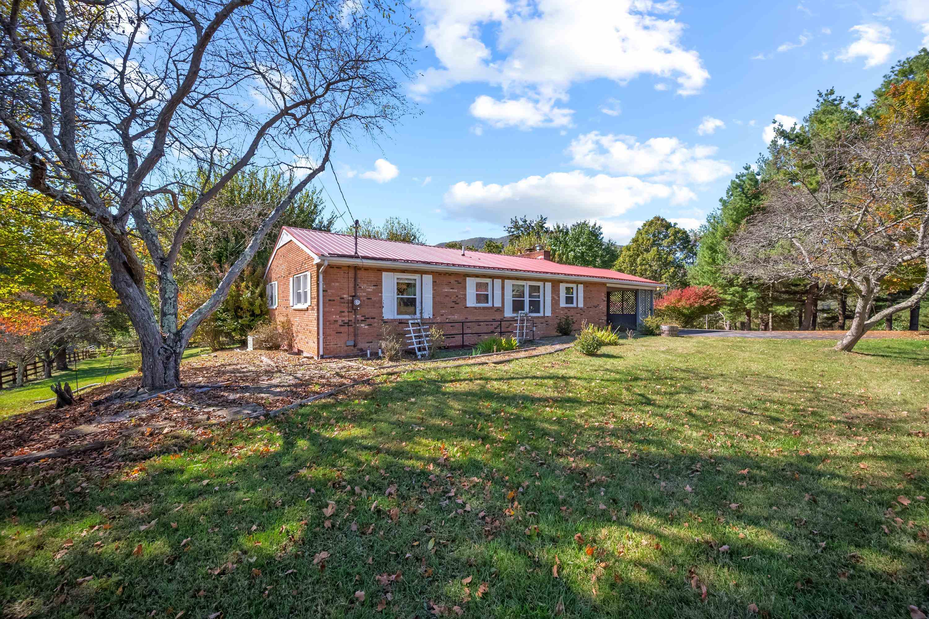 207 Broad Hollow Road Pearisburg VA 24134