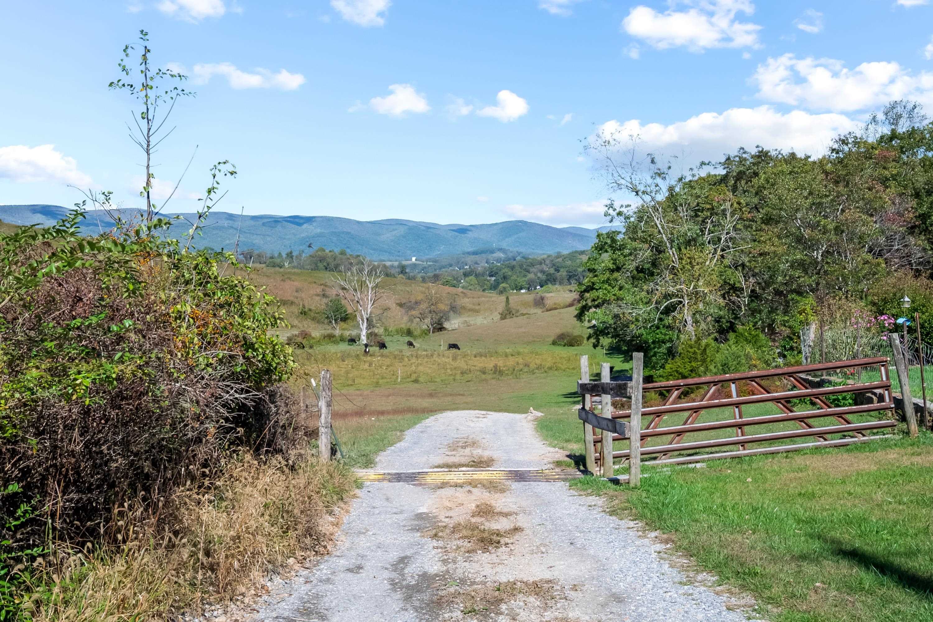 207 Broad Hollow Road Pearisburg VA 24134