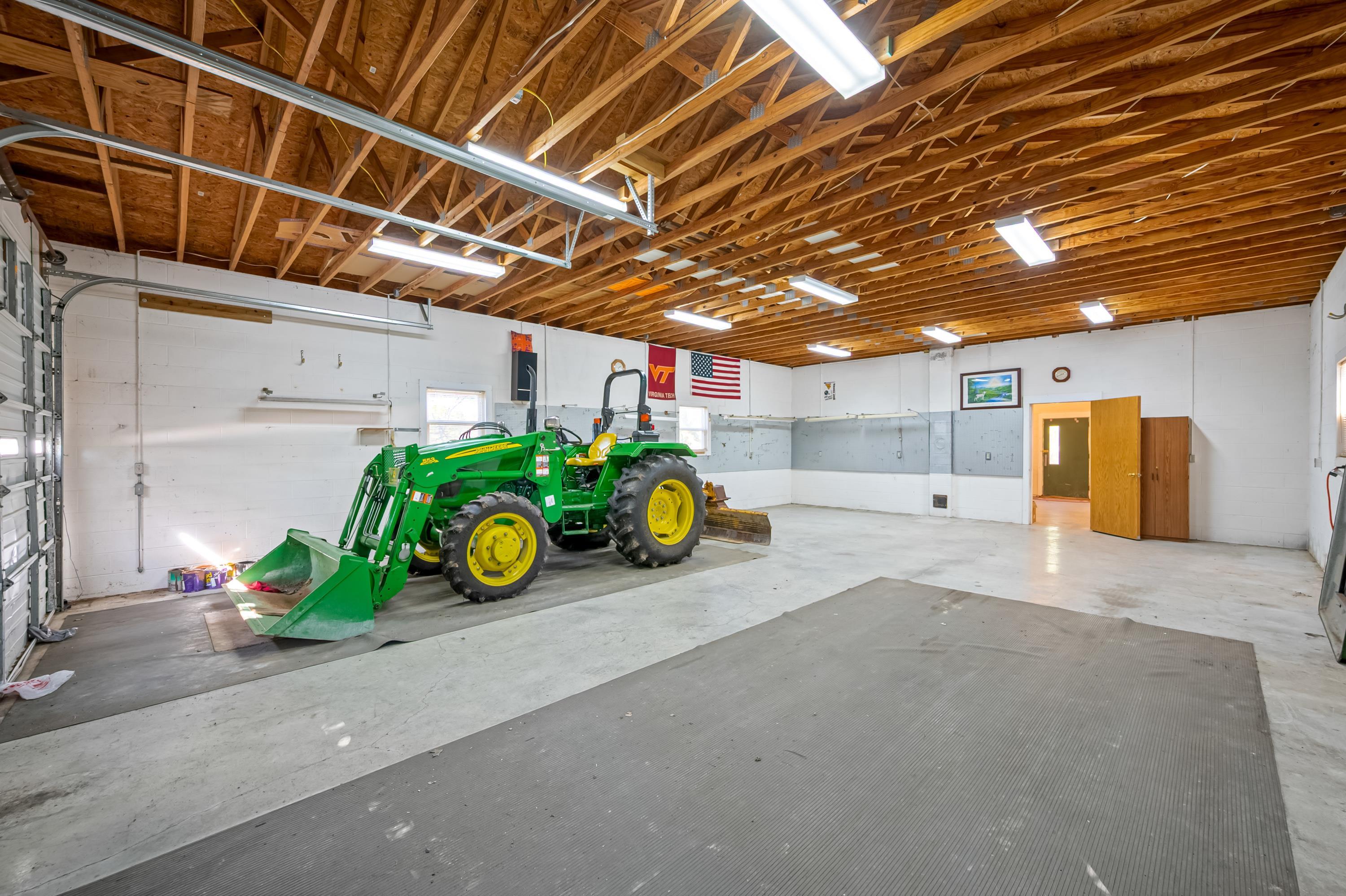 207 Broad Hollow Road Pearisburg VA 24134