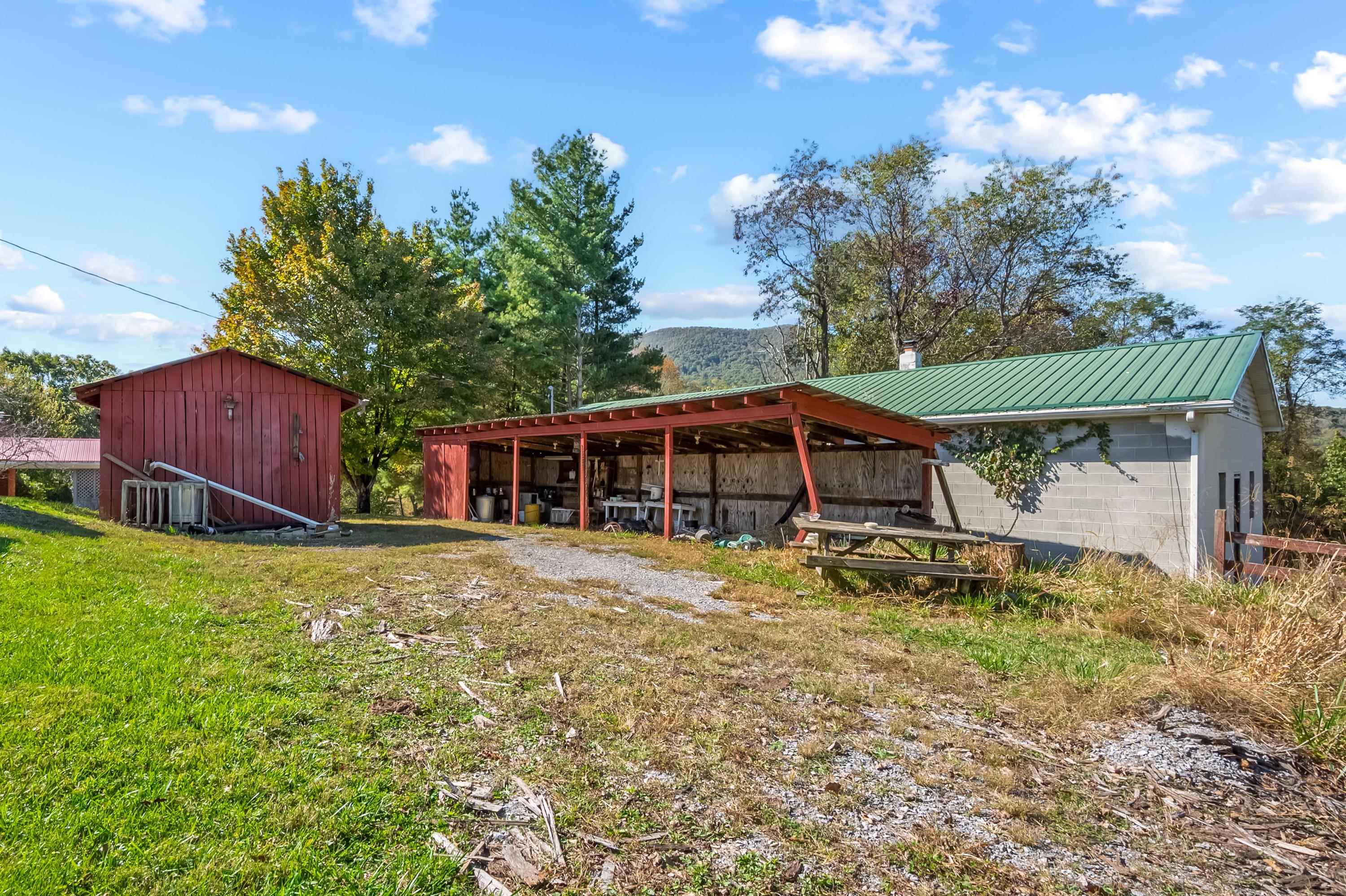 207 Broad Hollow Road Pearisburg VA 24134