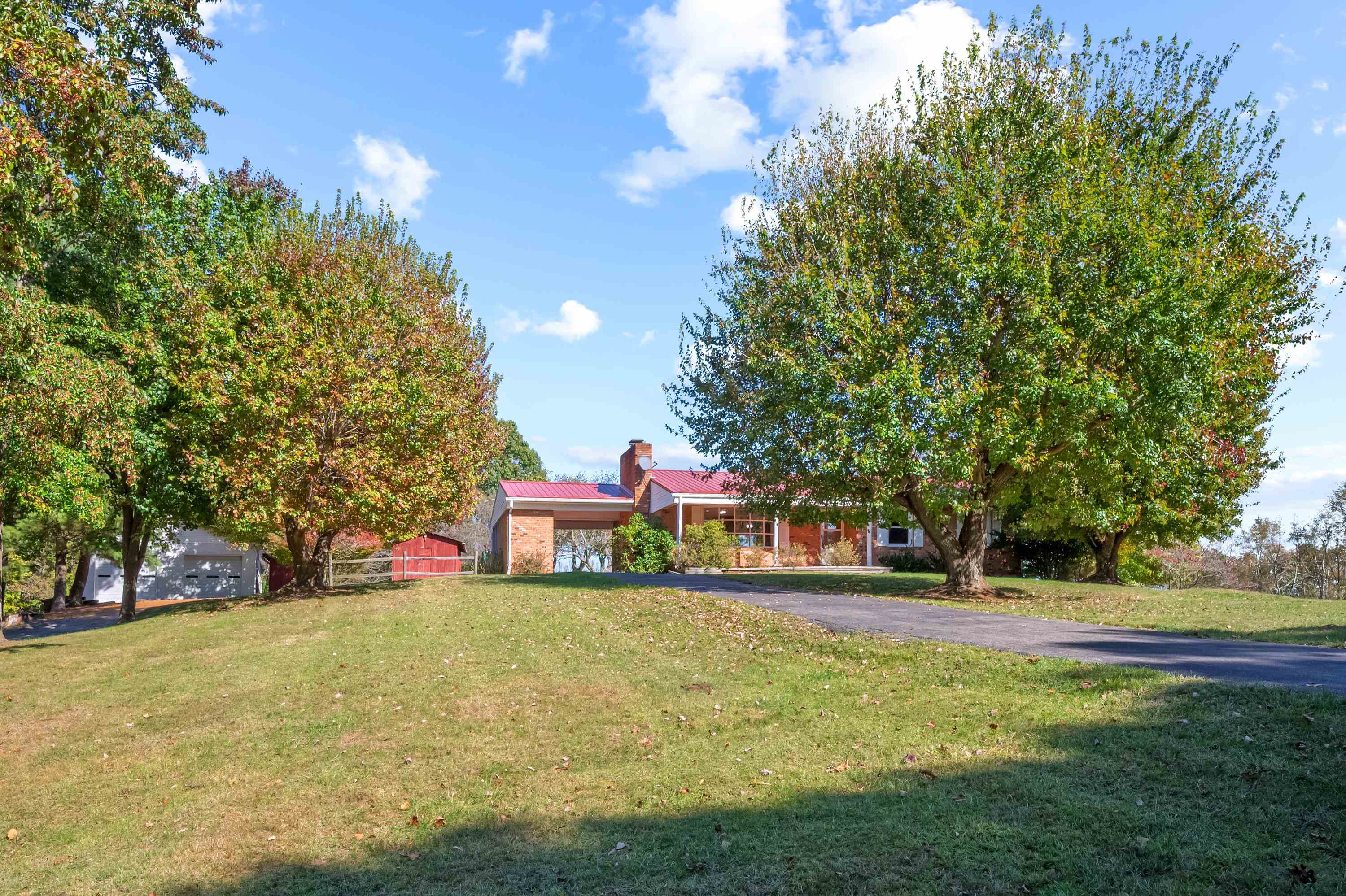 207 Broad Hollow Road Pearisburg VA 24134