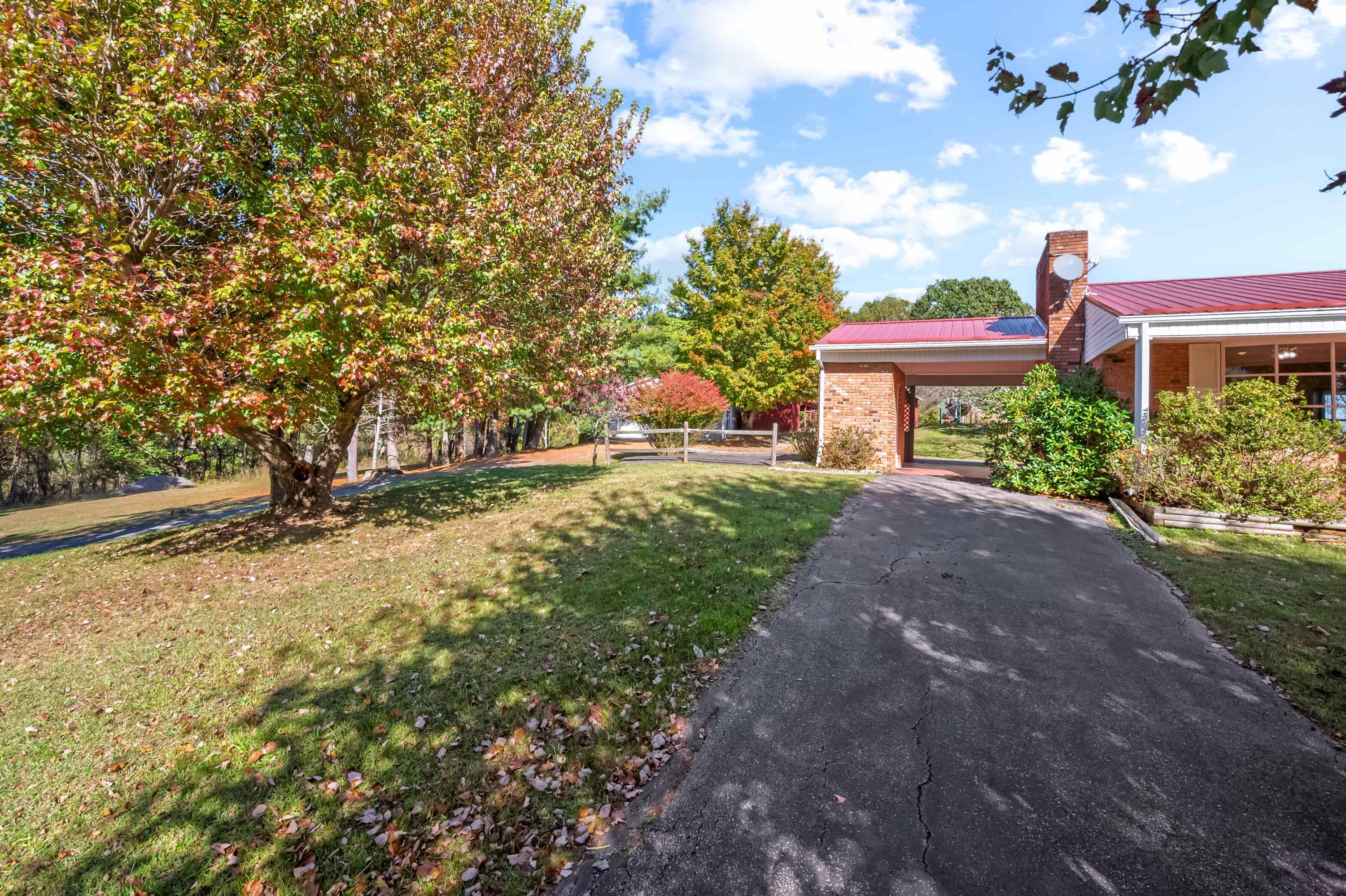 207 Broad Hollow Road Pearisburg VA 24134