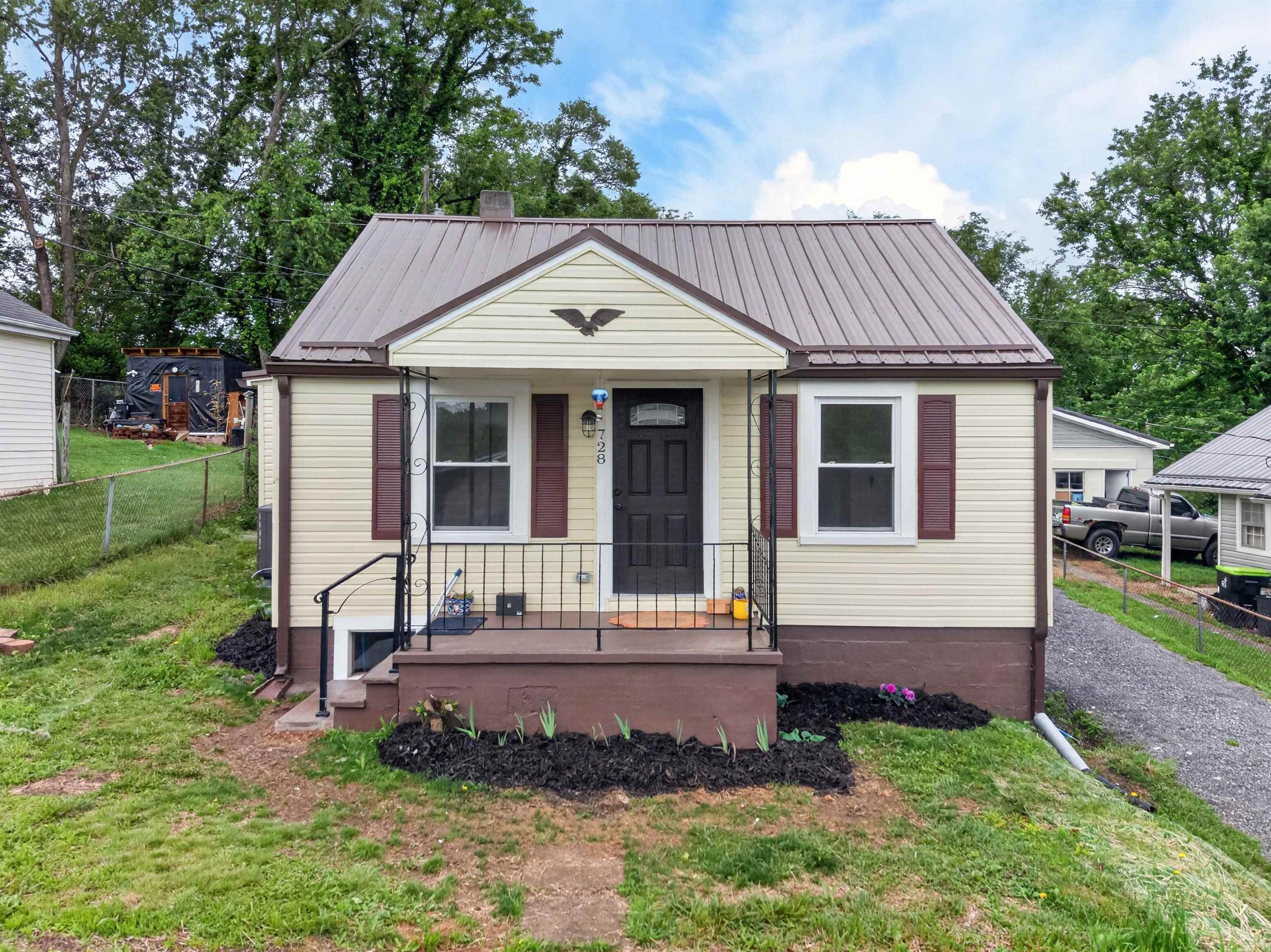 728 Elizabeth Street Pulaski VA 24301