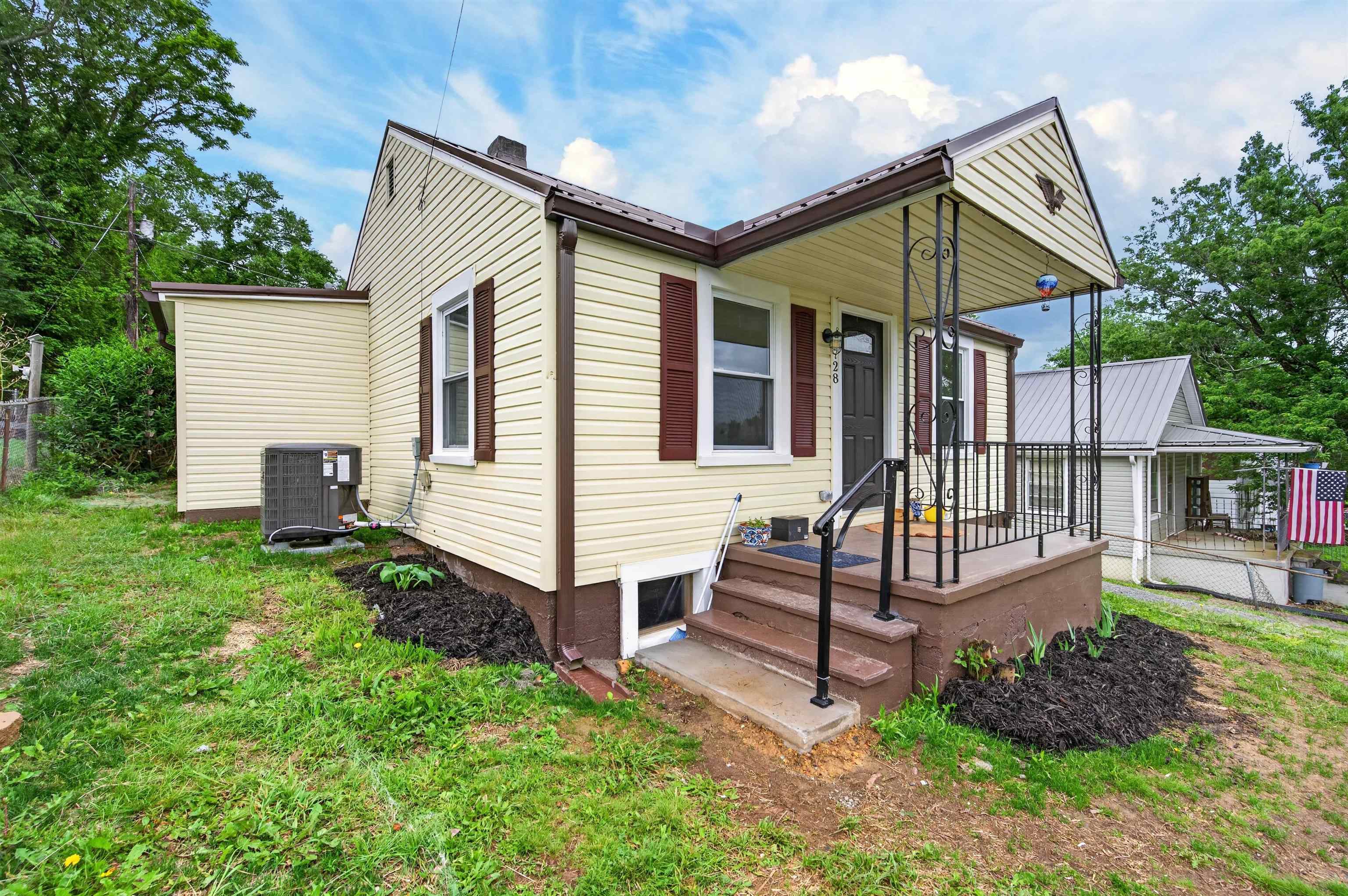 728 Elizabeth Street Pulaski VA 24301