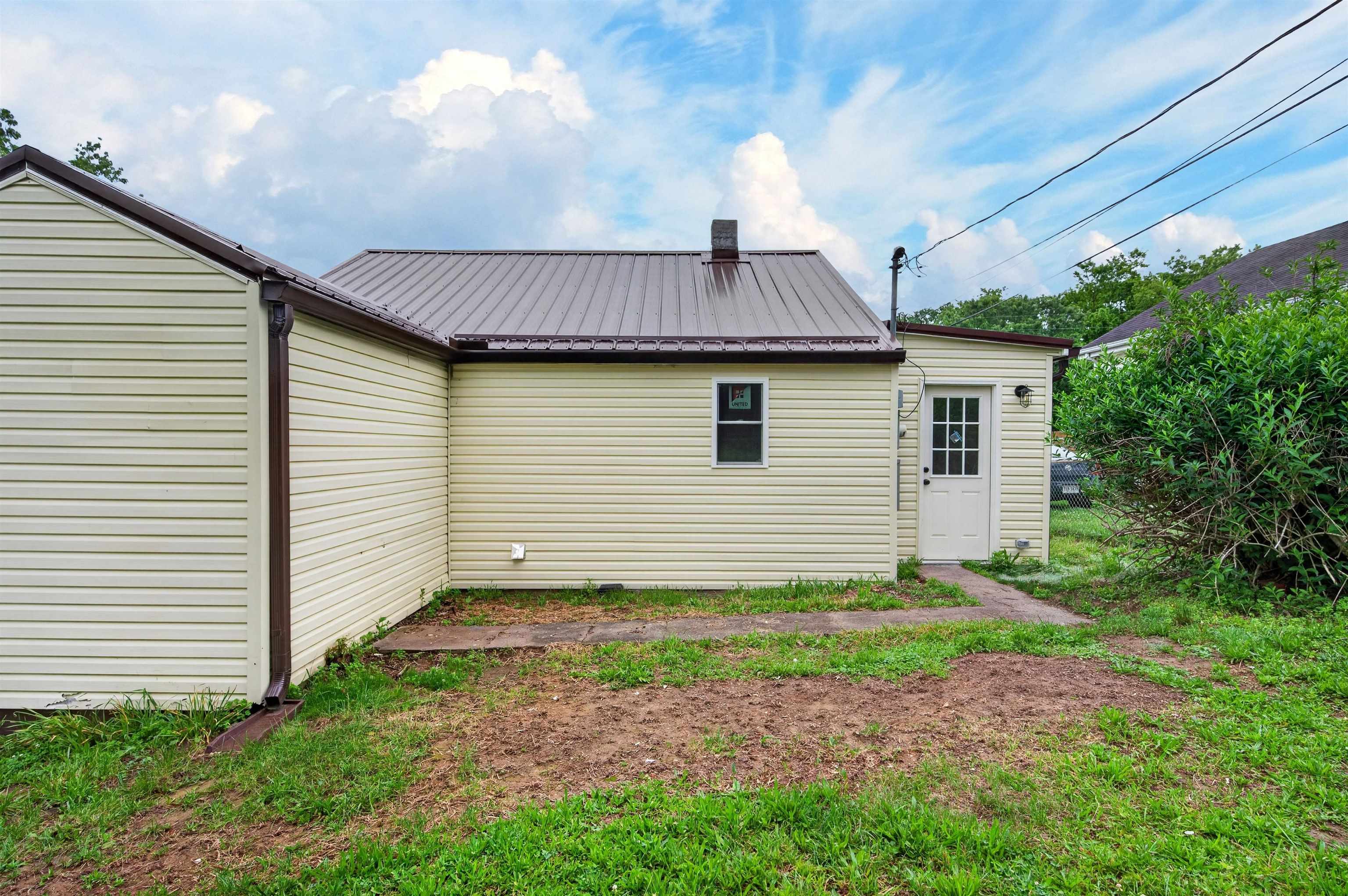 728 Elizabeth Street Pulaski VA 24301