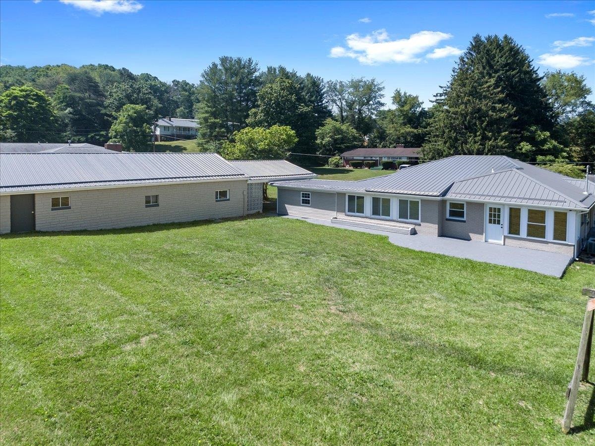 121 Spring Street Rich Creek VA 24147