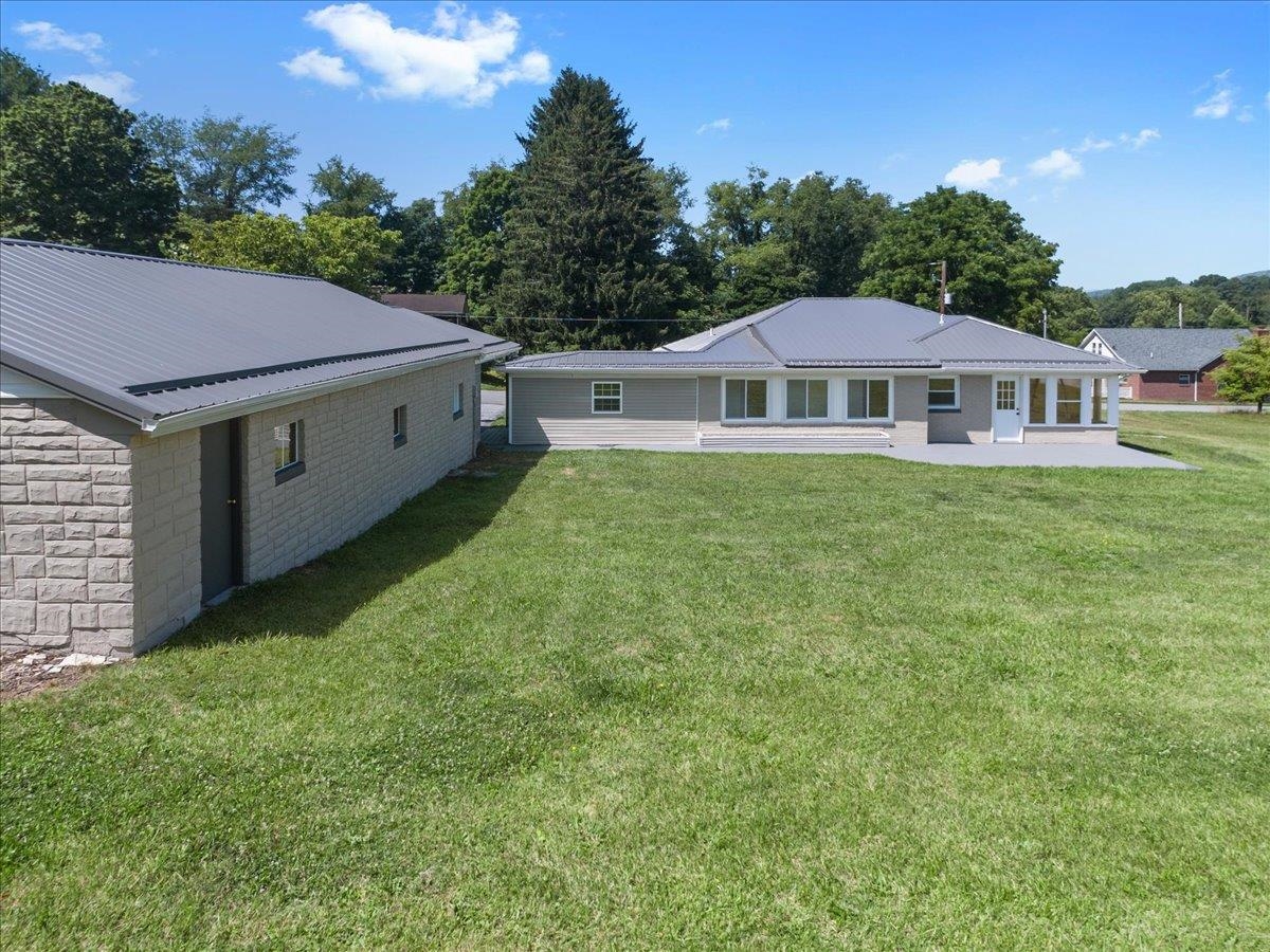 121 Spring Street Rich Creek VA 24147