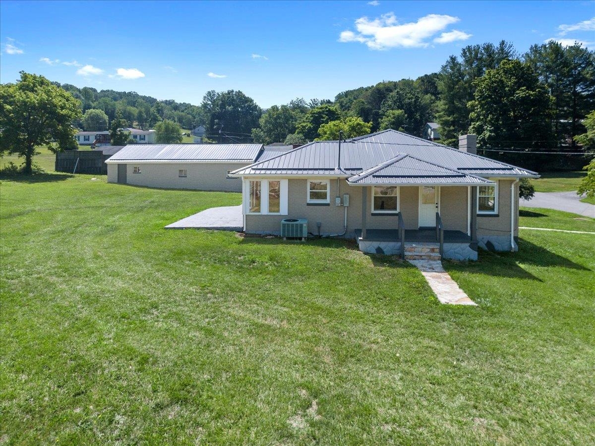 121 Spring Street Rich Creek VA 24147