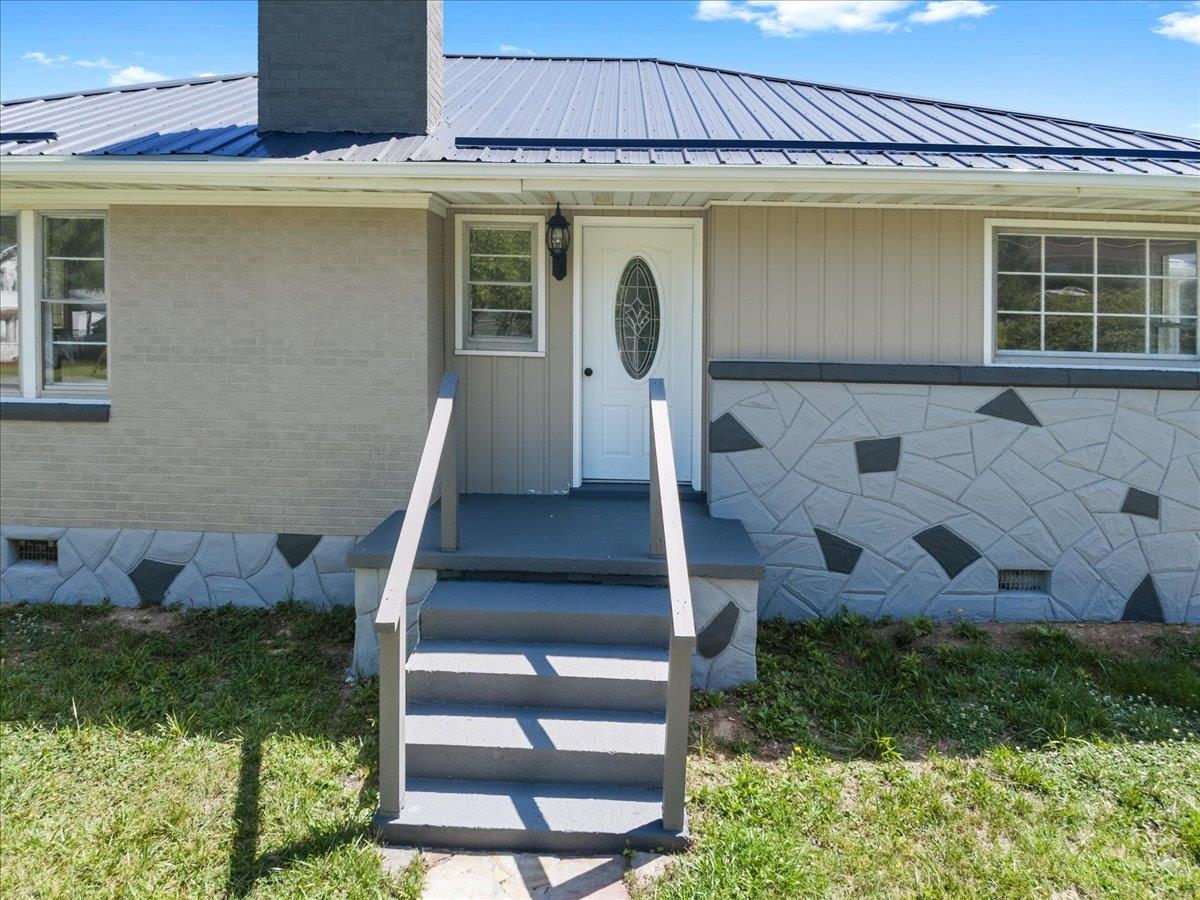 121 Spring Street Rich Creek VA 24147