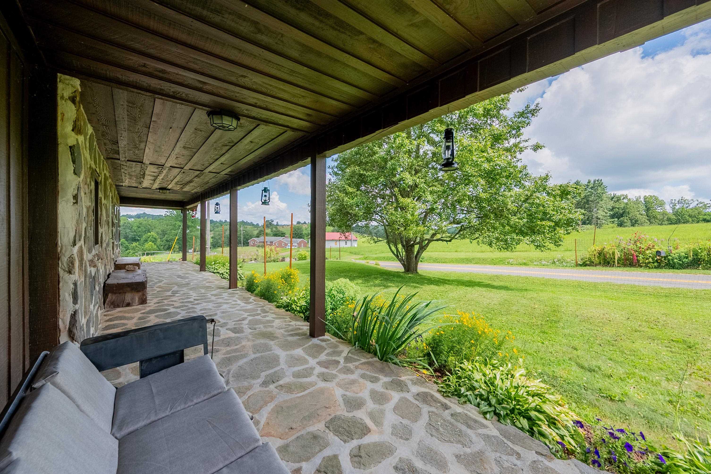 130 Volunteer Road Hillsville VA 24343