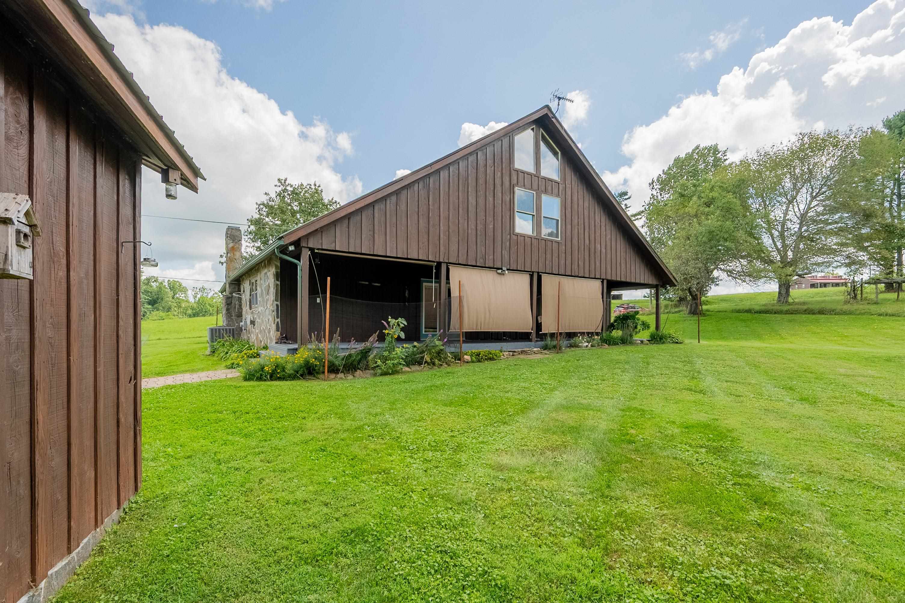 130 Volunteer Road Hillsville VA 24343