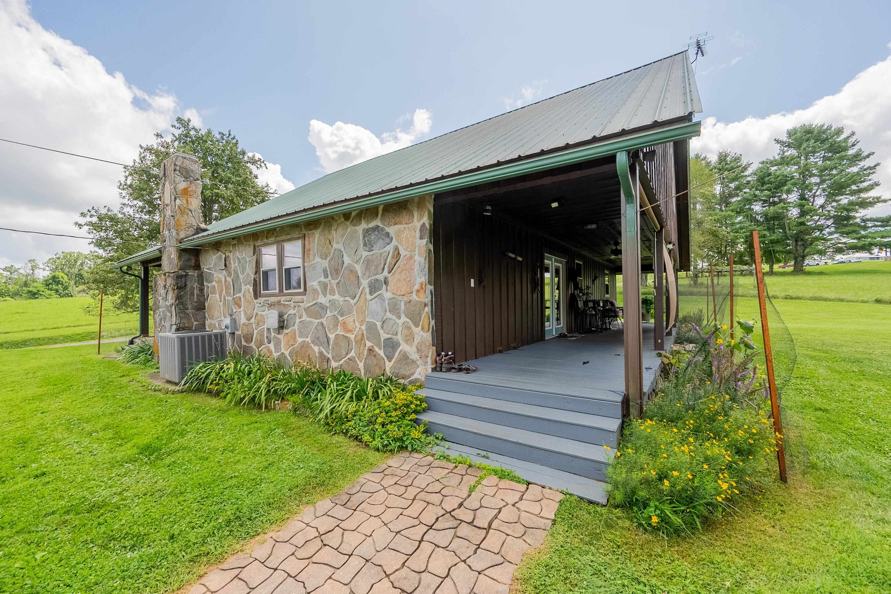 130 Volunteer Road Hillsville VA 24343