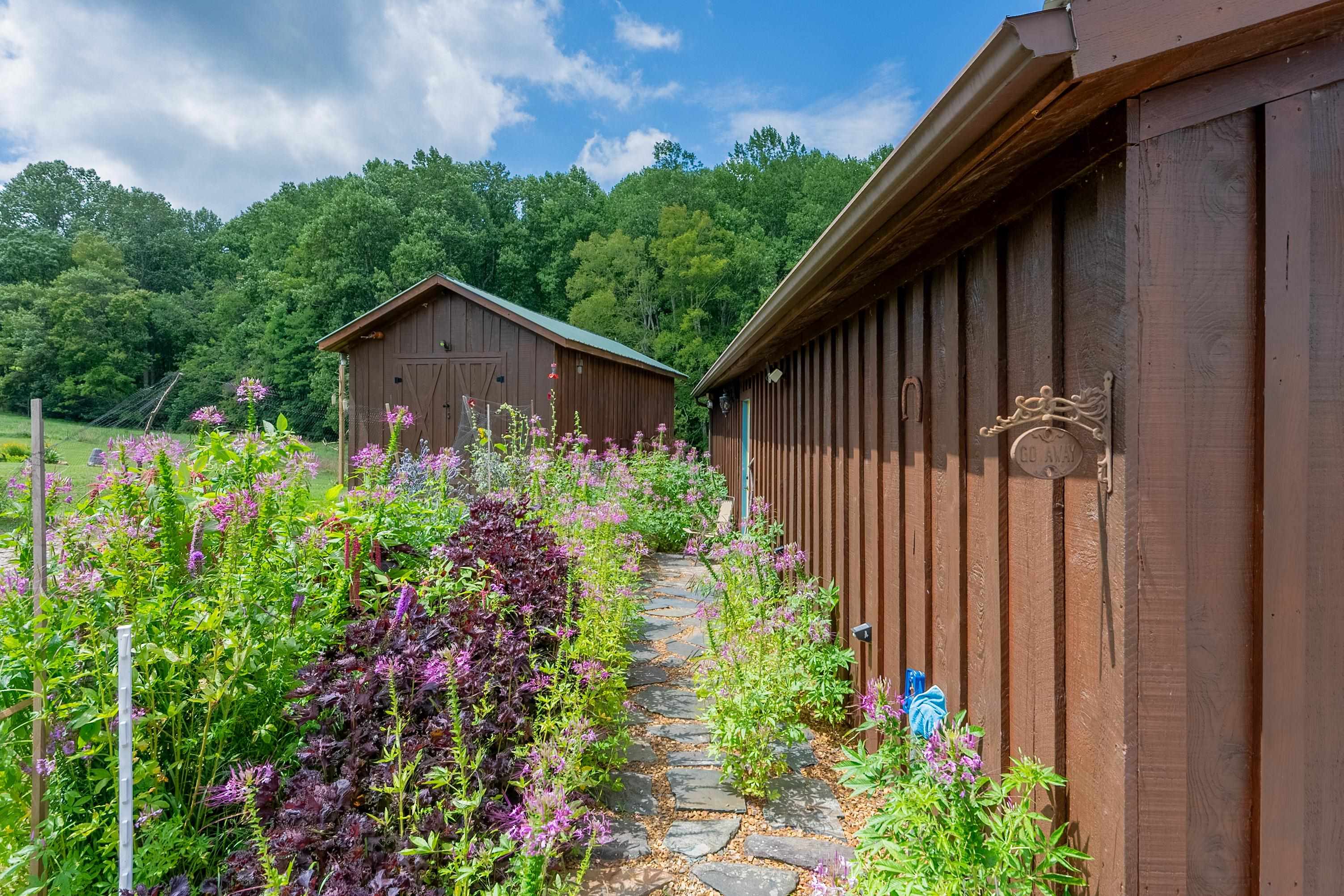 130 Volunteer Road Hillsville VA 24343