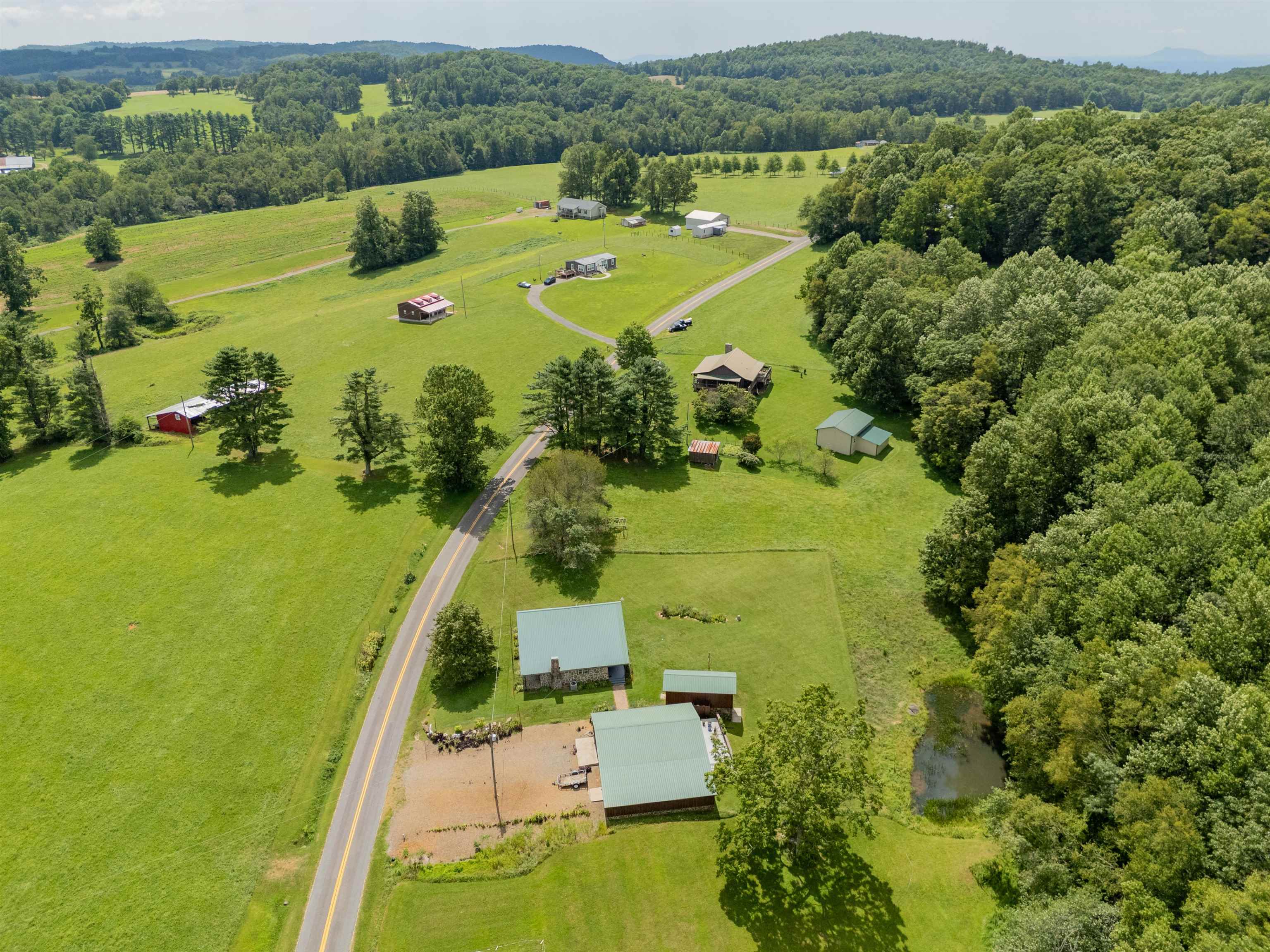 130 Volunteer Road Hillsville VA 24343