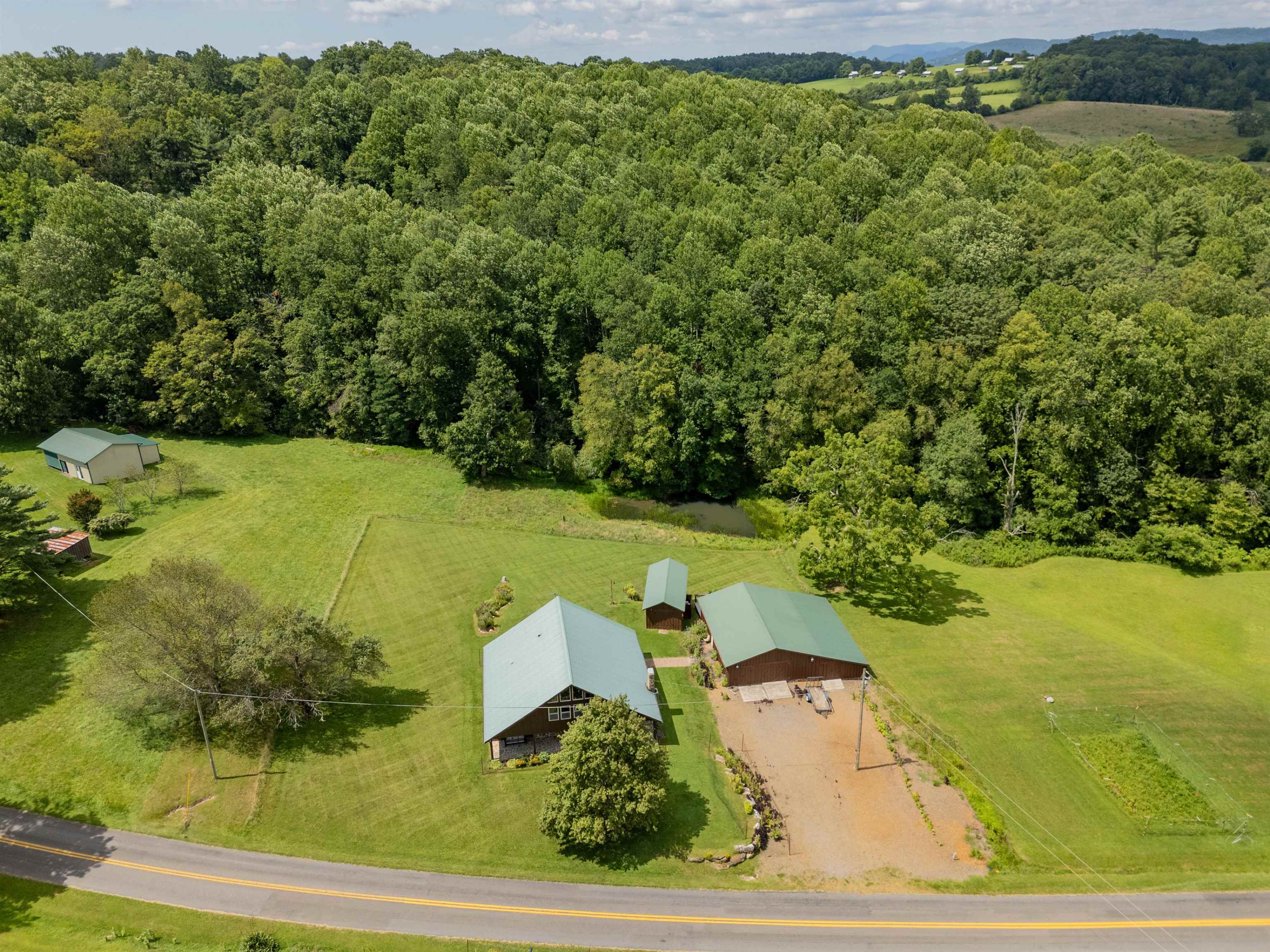 130 Volunteer Road Hillsville VA 24343