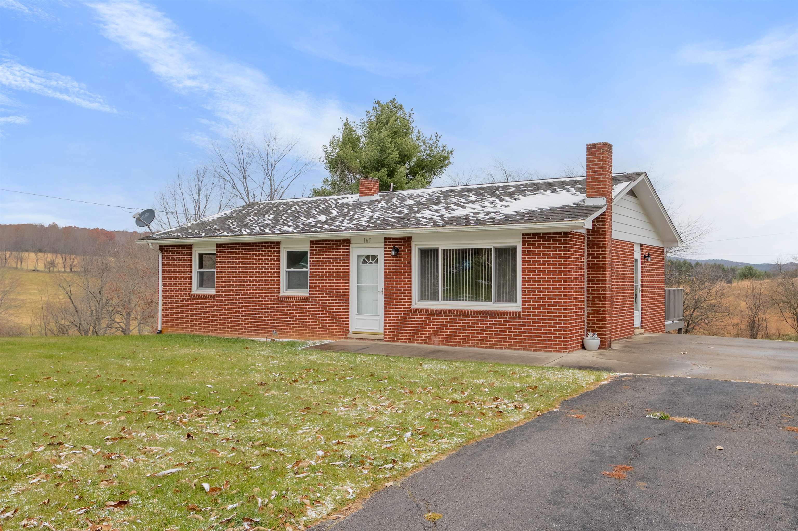 163 Meadowview Road Bland VA 24315