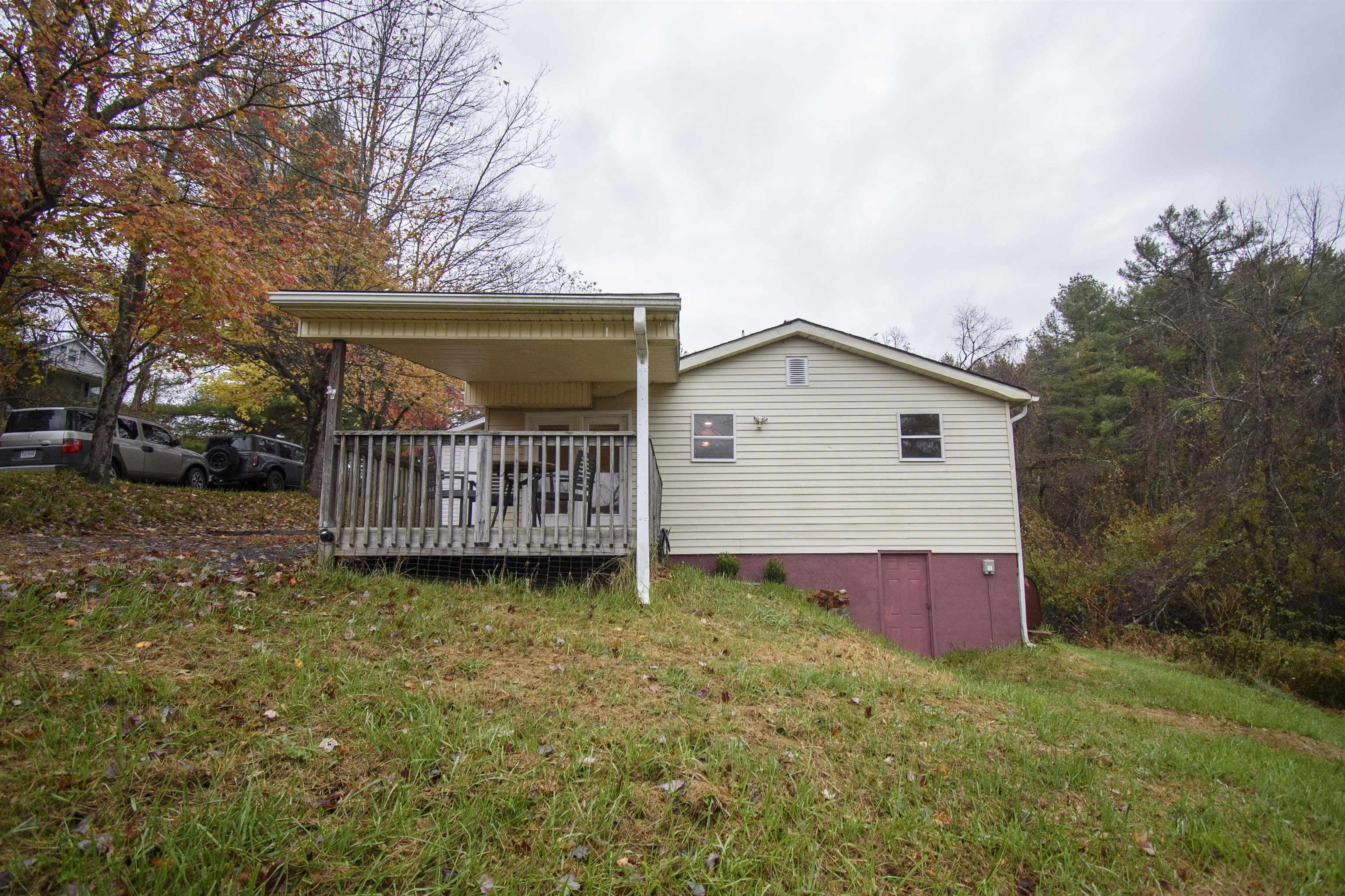 320 Stuart Road SE Copper Hill VA 24079