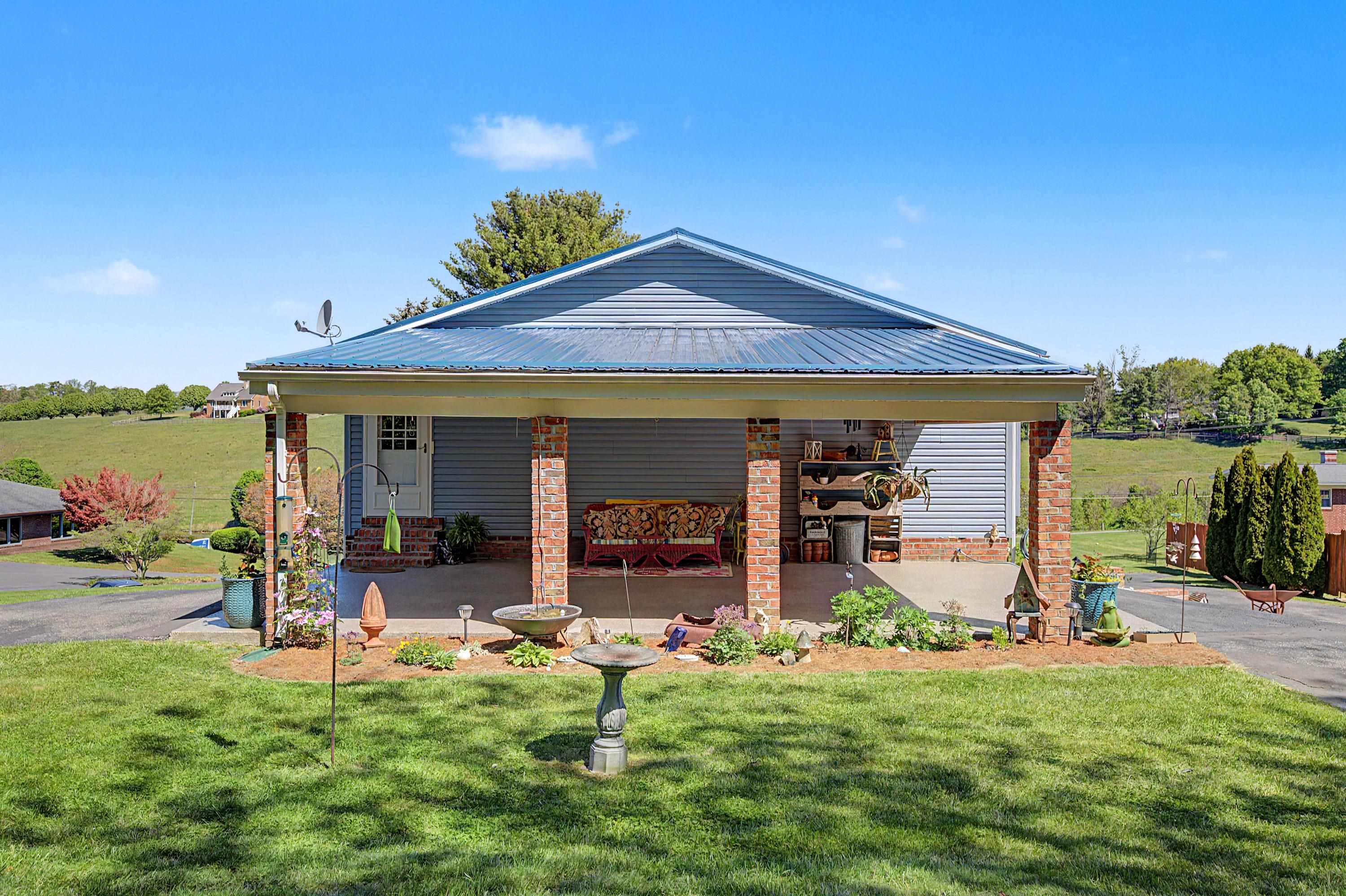 1365 W Ridge Road Wytheville VA 24382