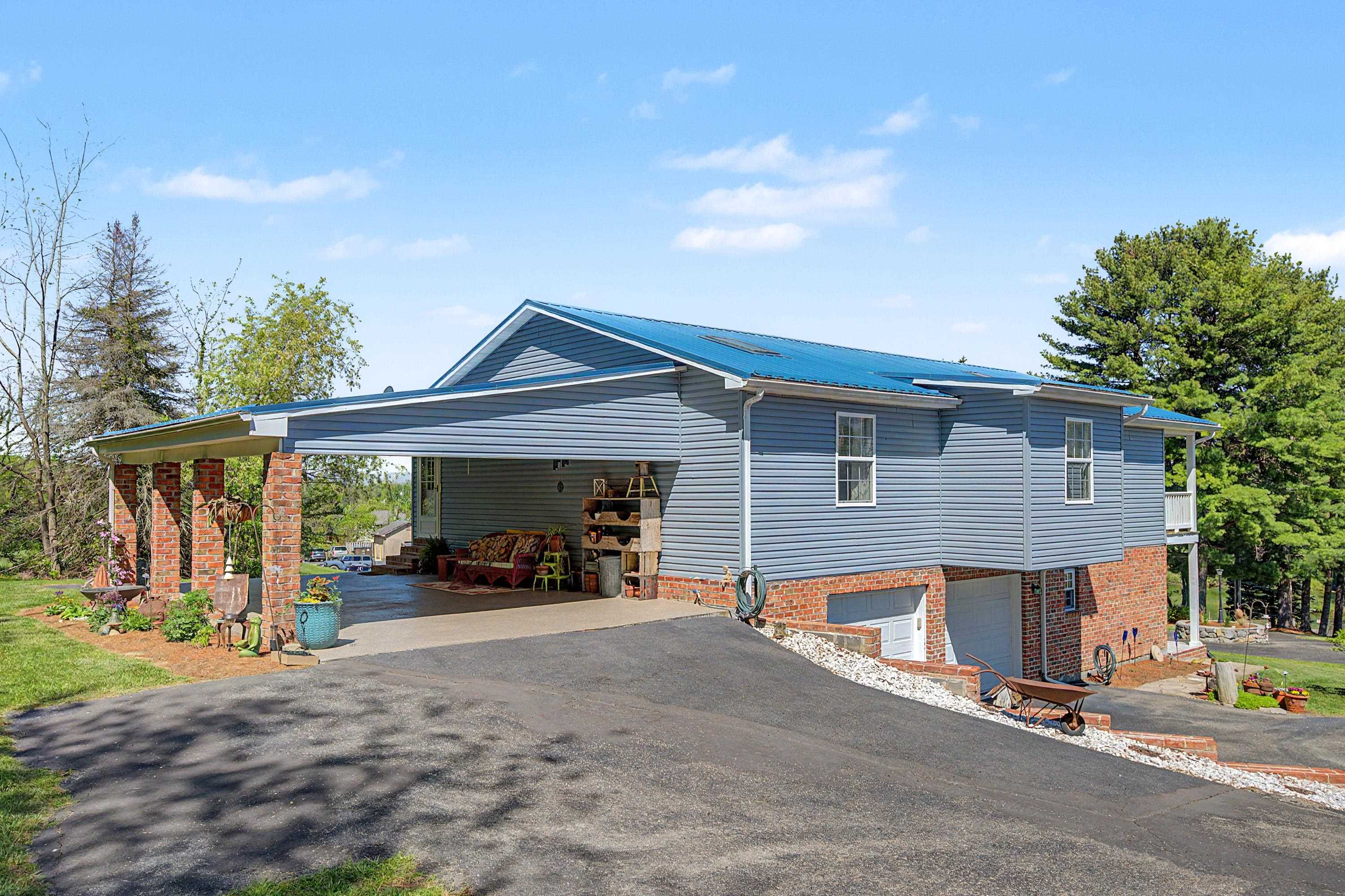 1365 W Ridge Road Wytheville VA 24382