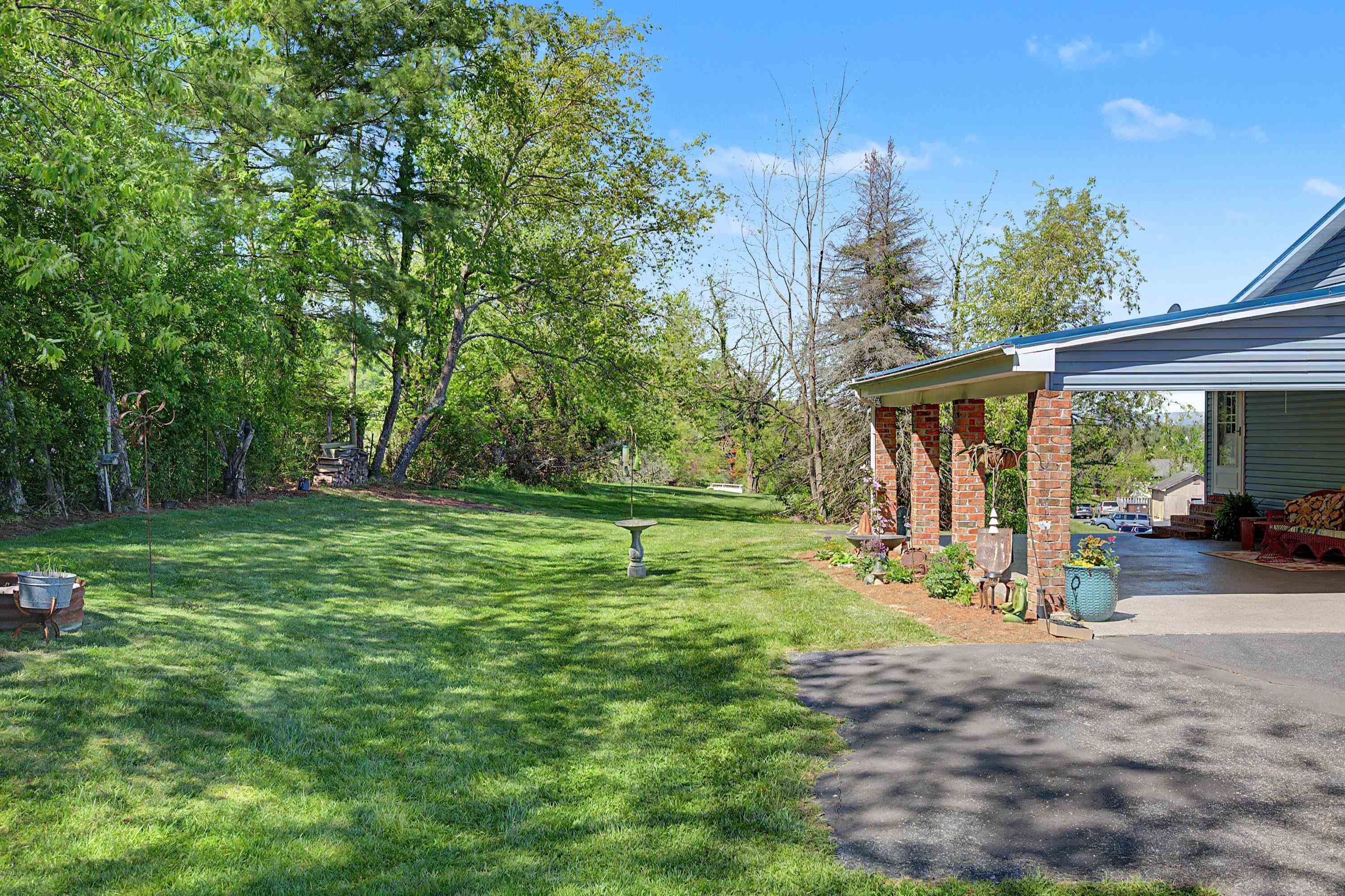 1365 W Ridge Road Wytheville VA 24382