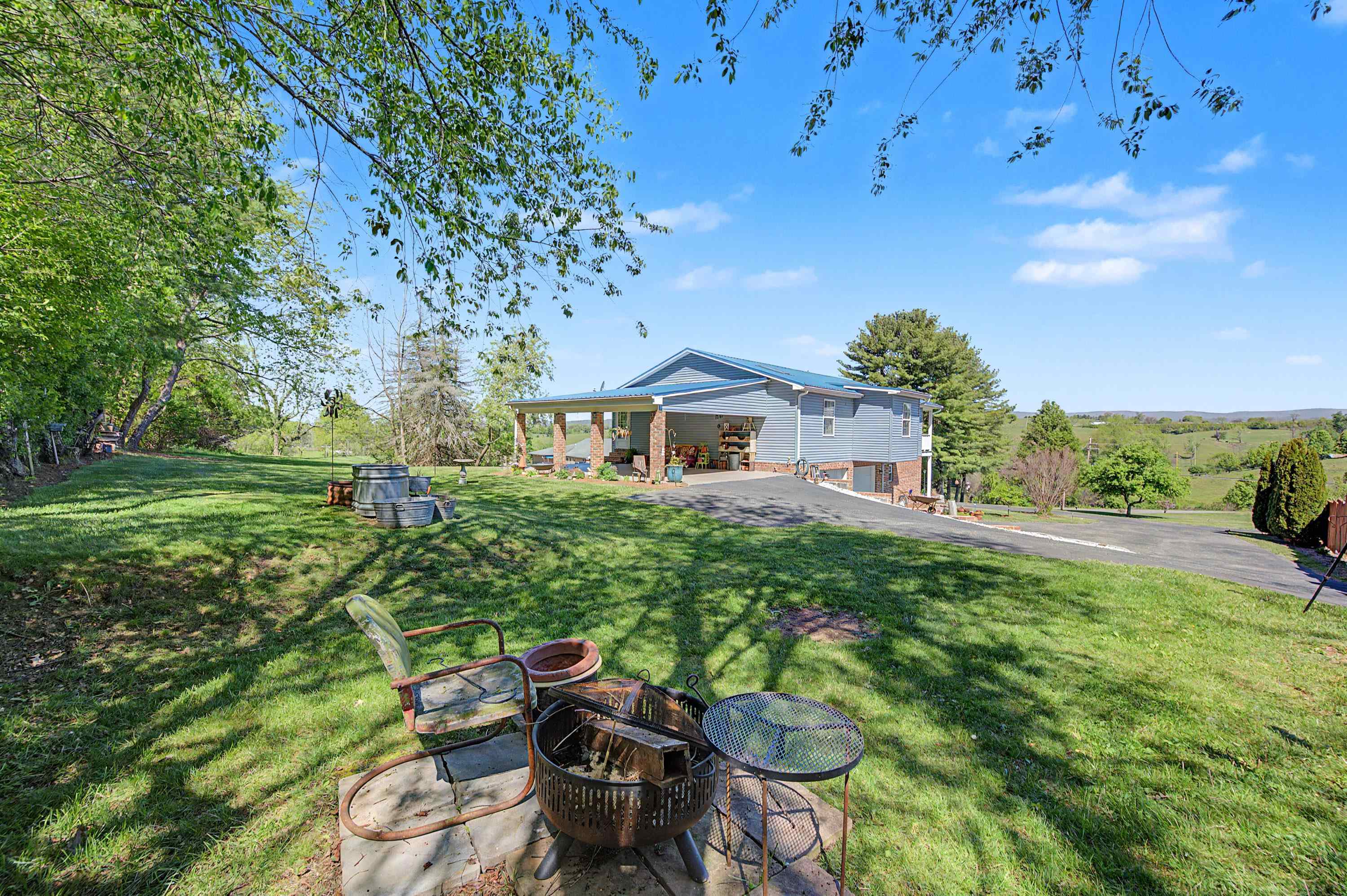 1365 W Ridge Road Wytheville VA 24382