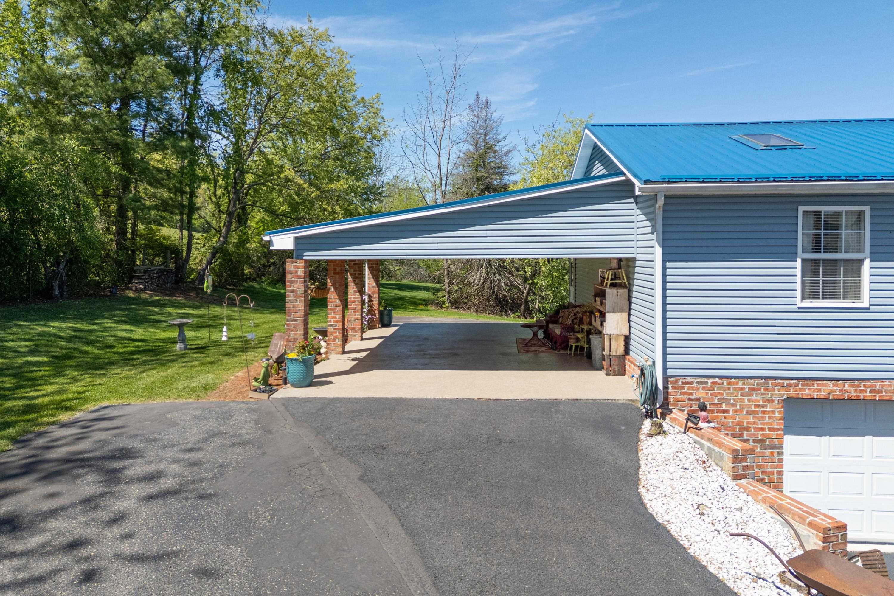 1365 W Ridge Road Wytheville VA 24382