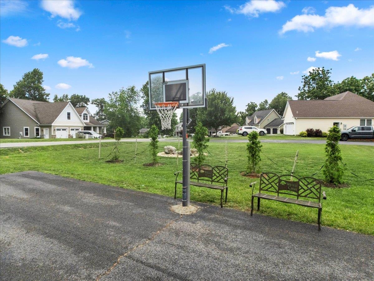 1431 Walnut Ridge Road Christiansburg VA 24073