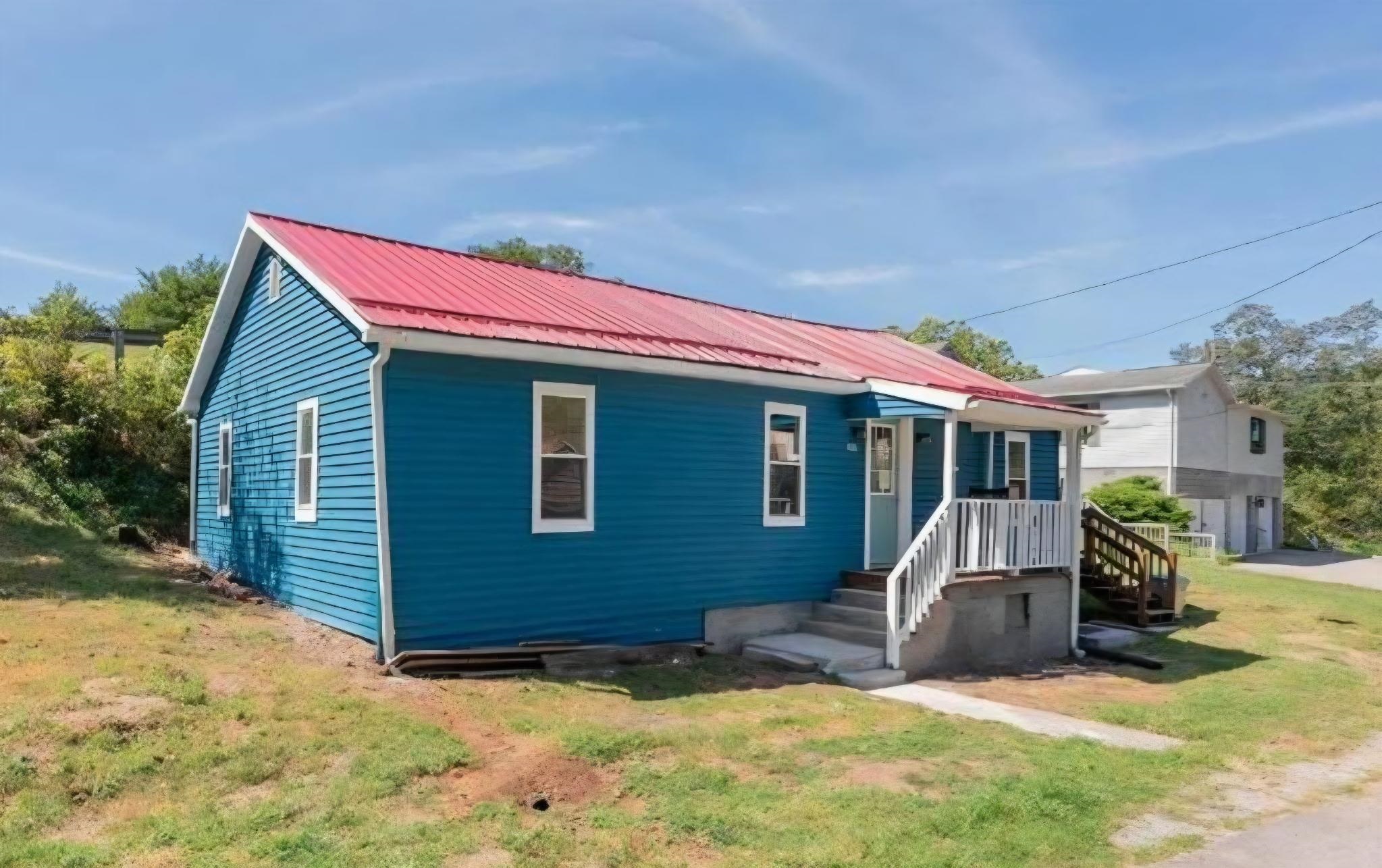 108 George Street Narrows VA 24124
