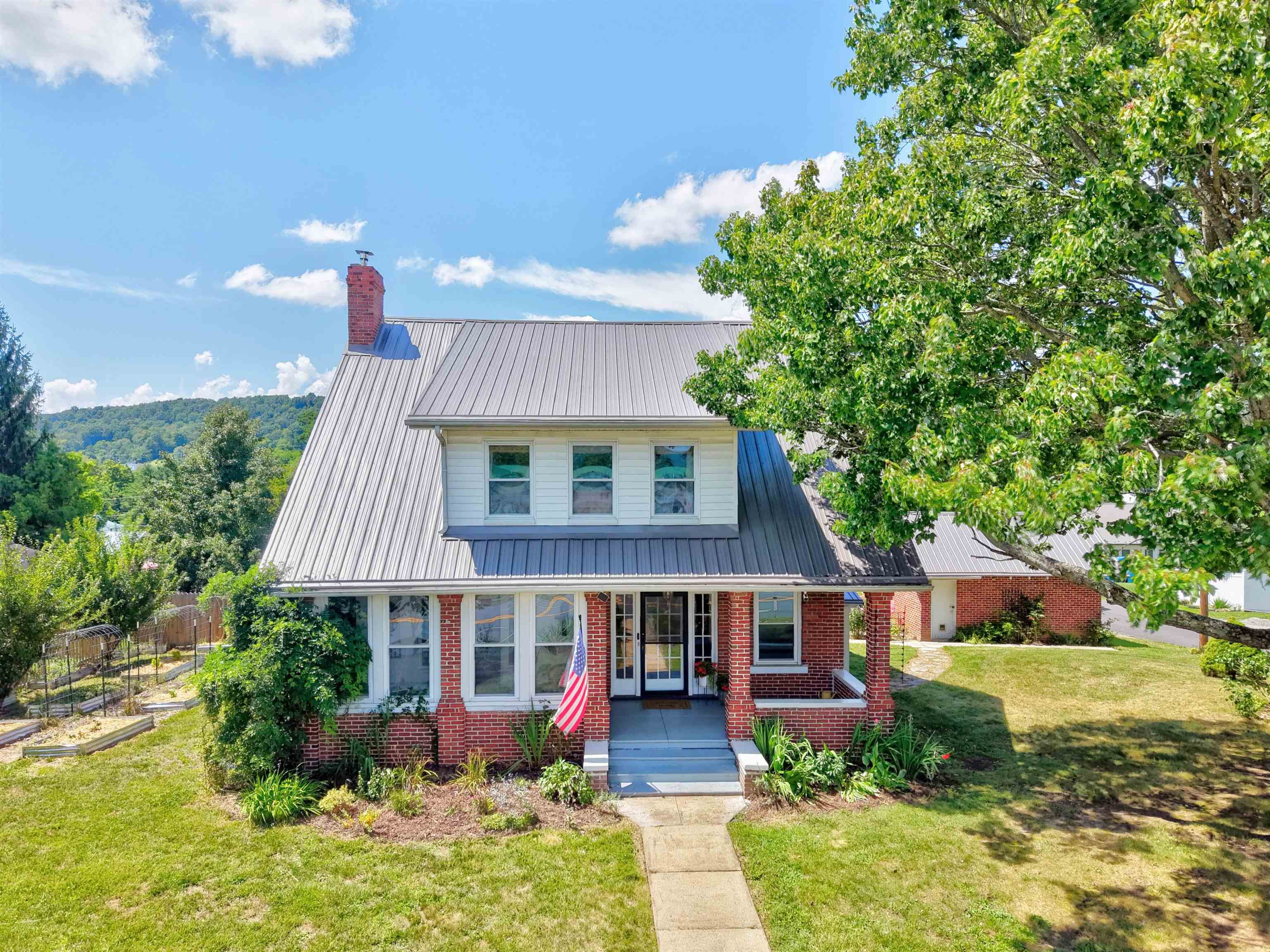 1020 W Main Street Wytheville VA 24382