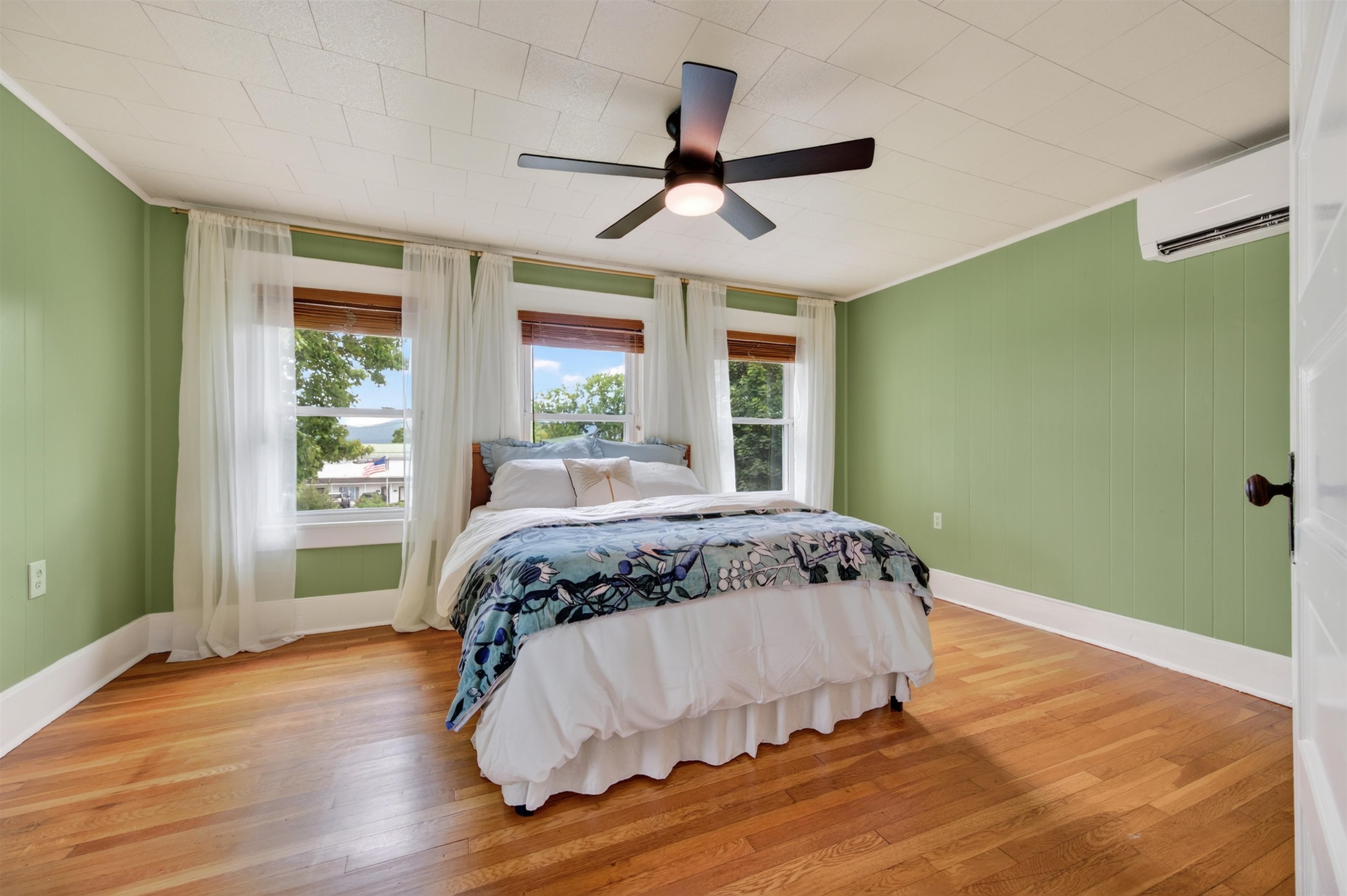 1020 W Main Street Wytheville VA 24382