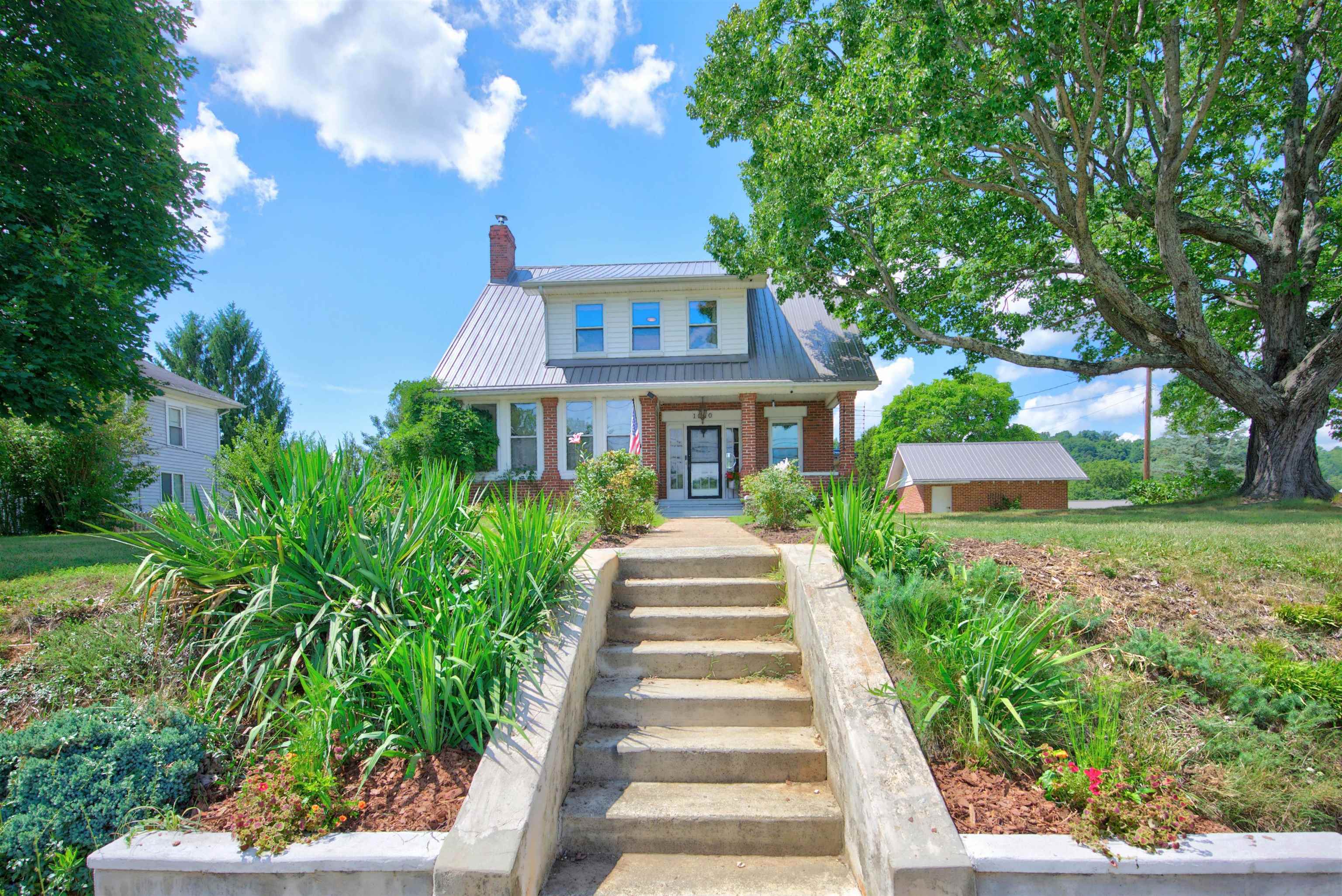 1020 W Main Street Wytheville VA 24382