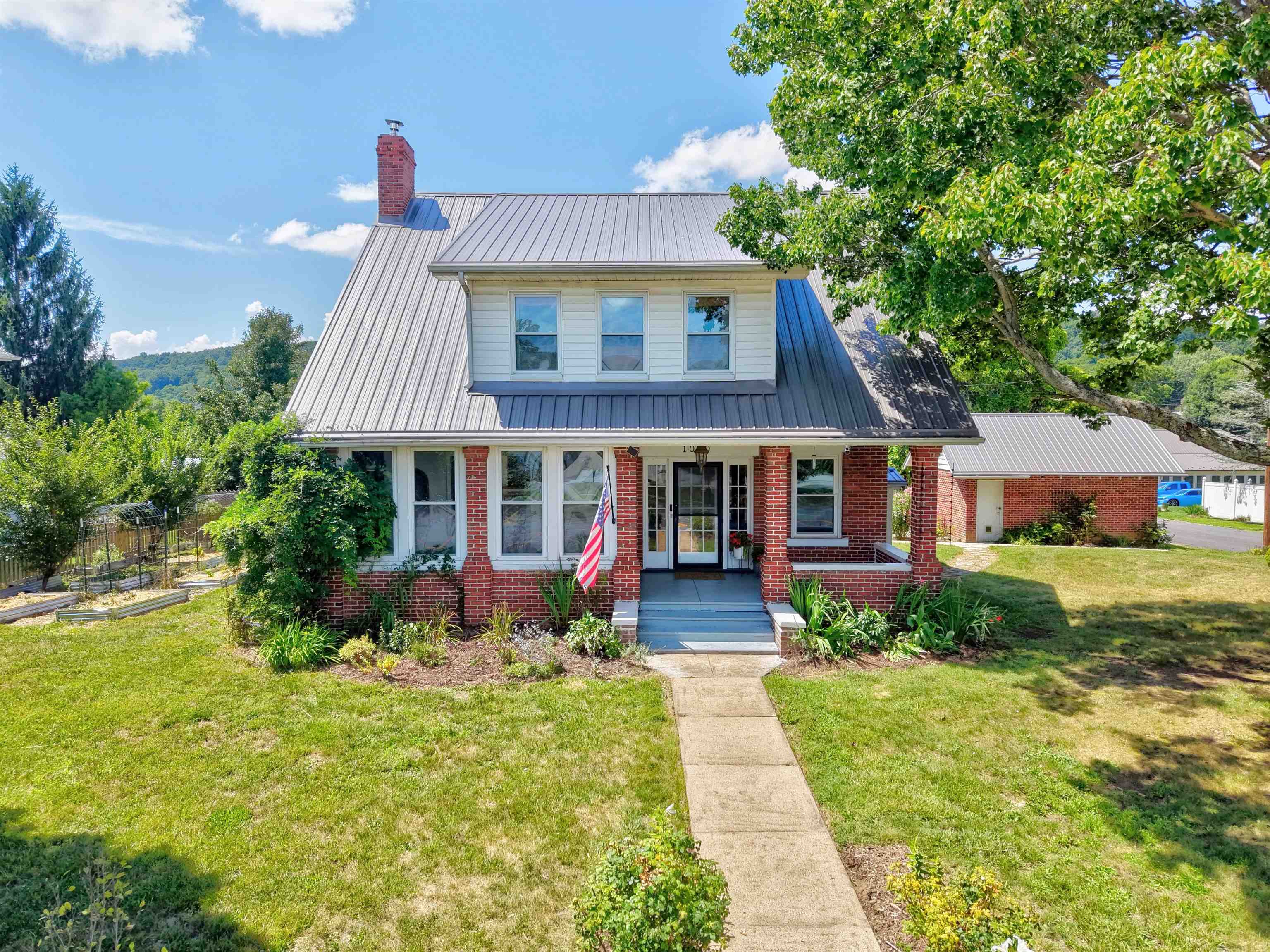 1020 W Main Street Wytheville VA 24382