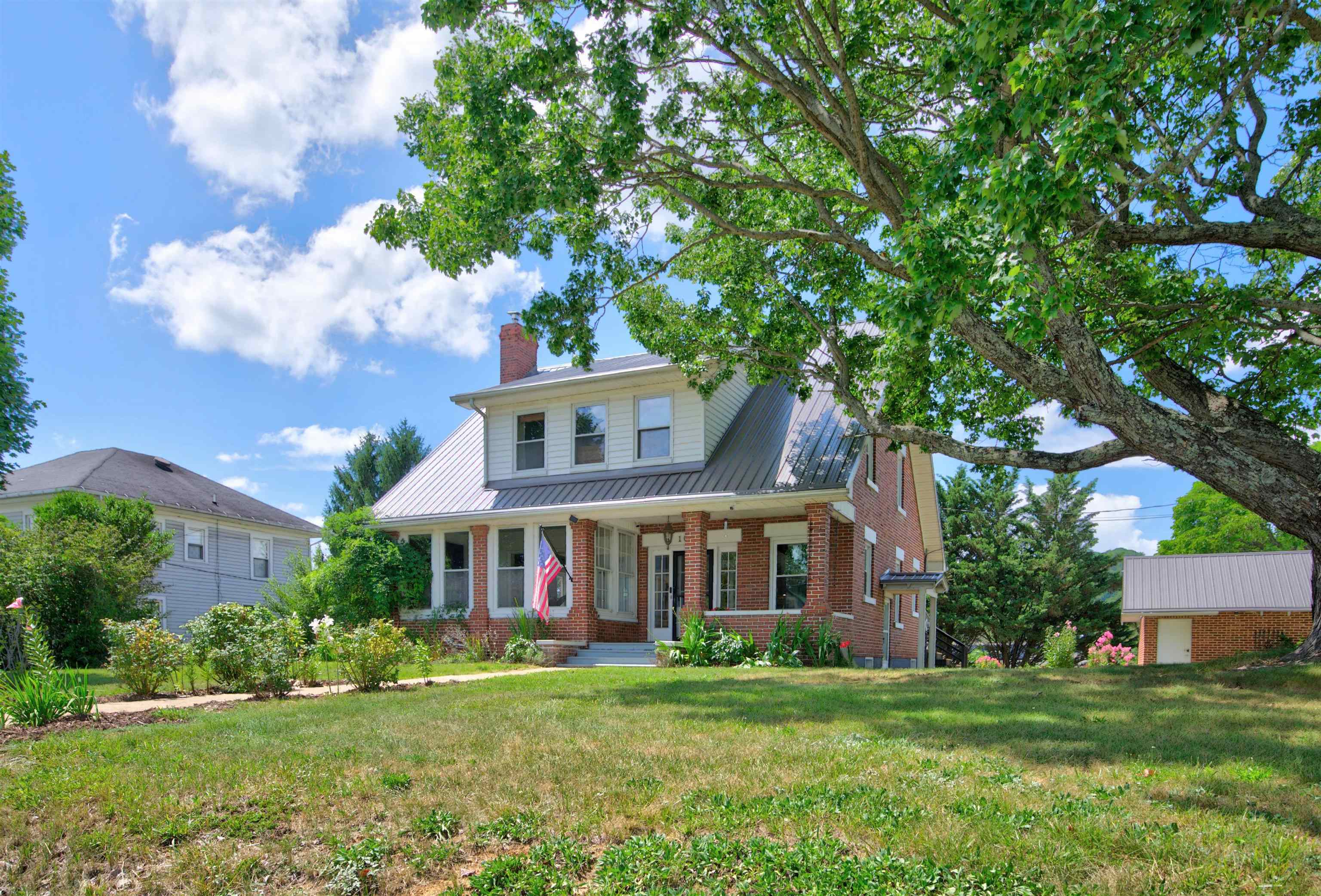 1020 W Main Street Wytheville VA 24382
