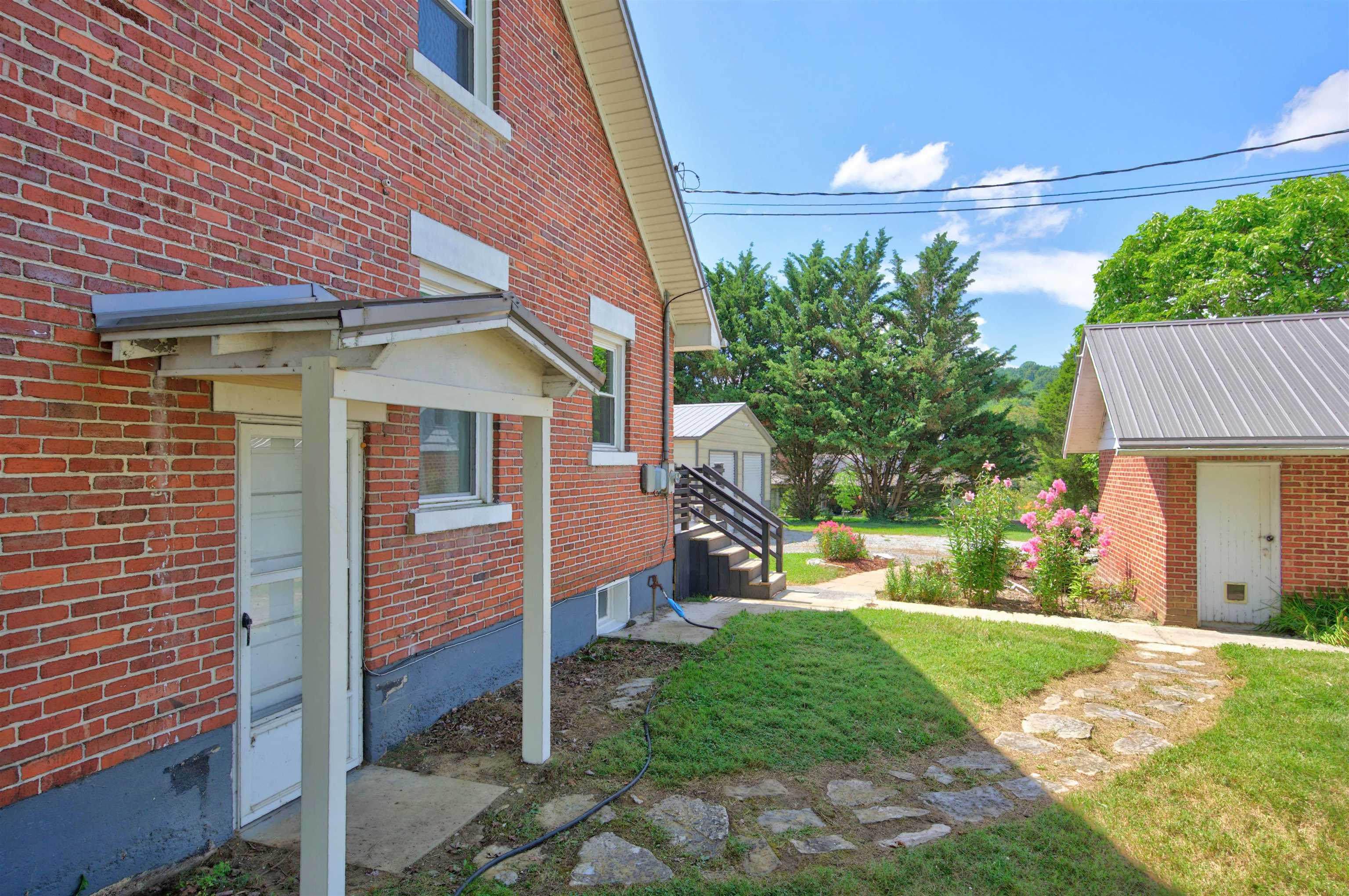 1020 W Main Street Wytheville VA 24382