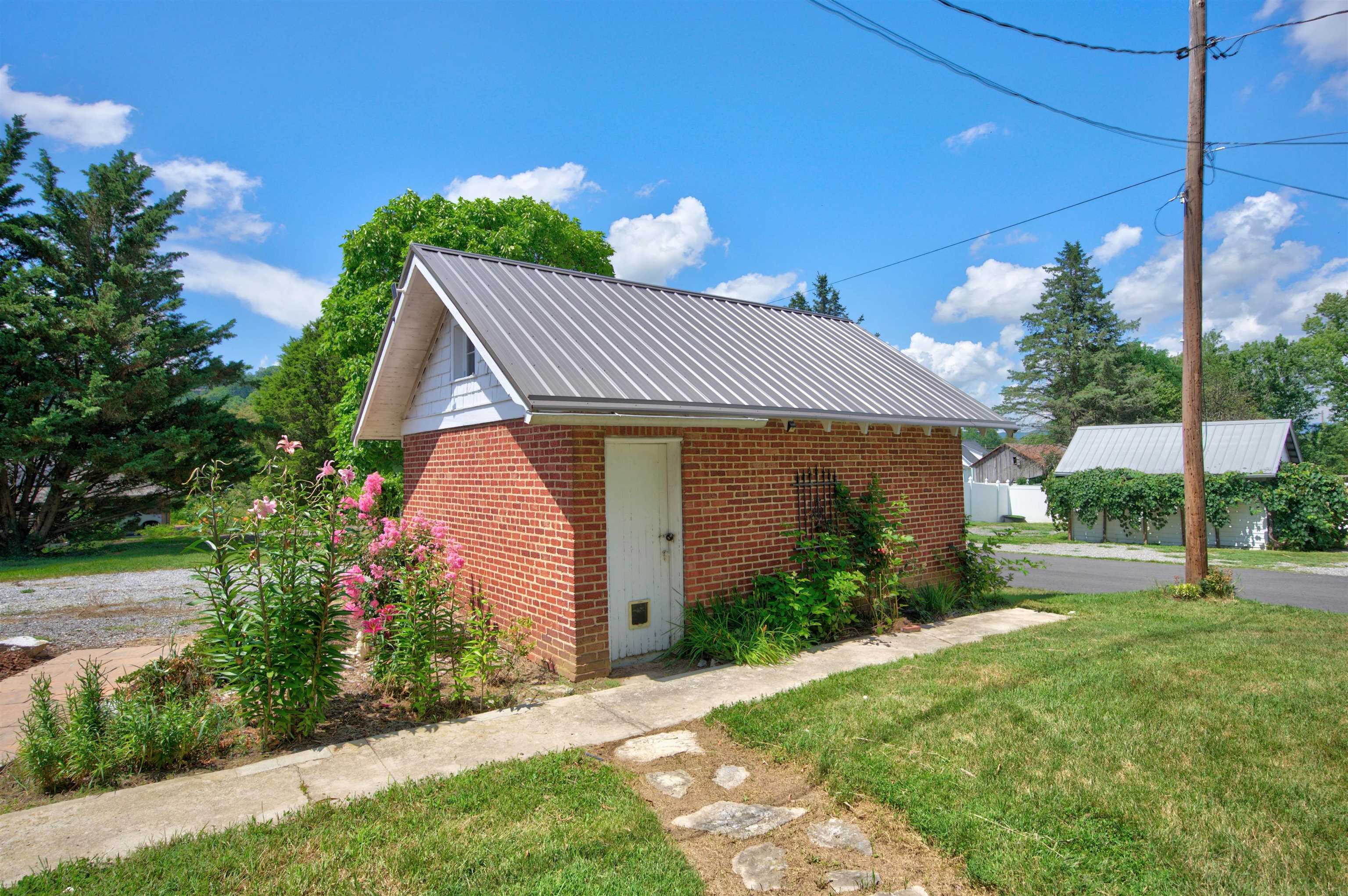 1020 W Main Street Wytheville VA 24382